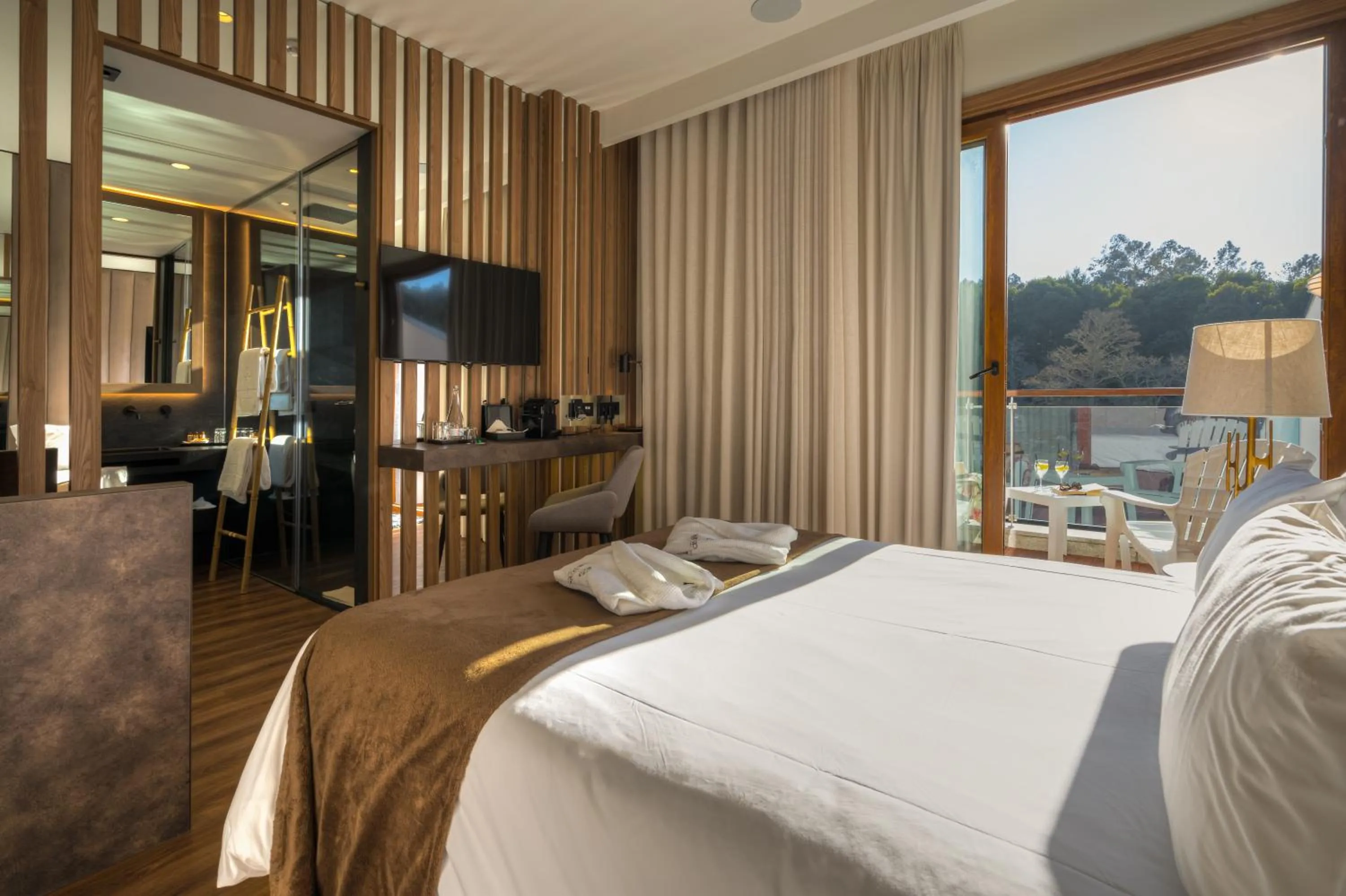 Suite with Private Pool in Hotel Rural Vale Do Rio