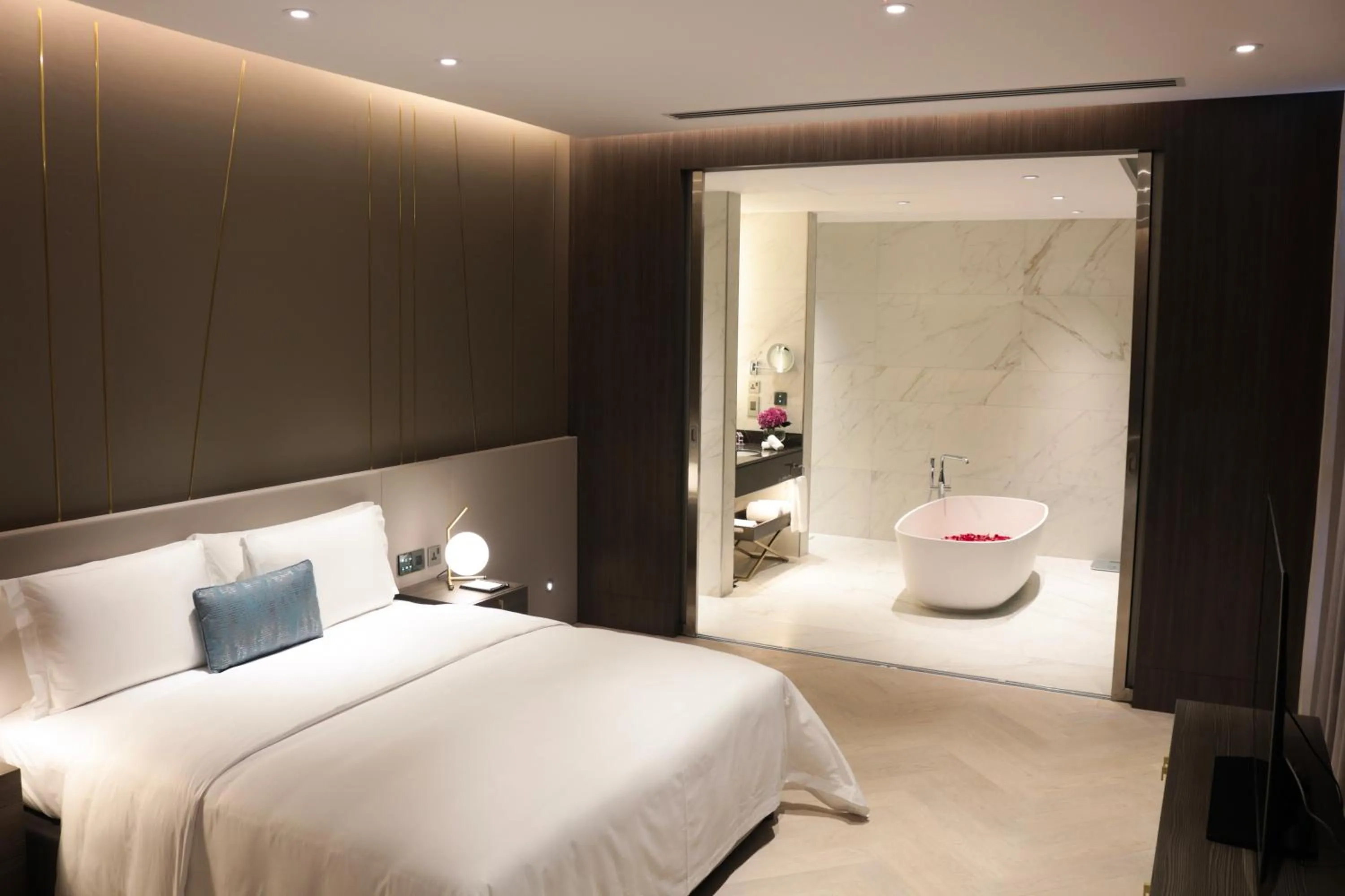 Penthouse Apartment in Views Hotel & Residences - Emaar King Abdullah Economic City