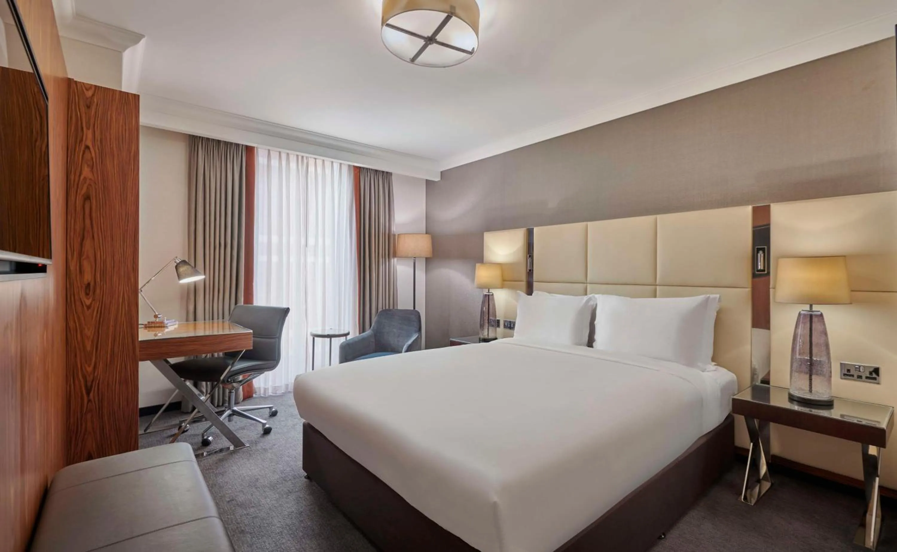 King Room with Courtyard View - High Floor in Hyatt Regency London Albert Embankment