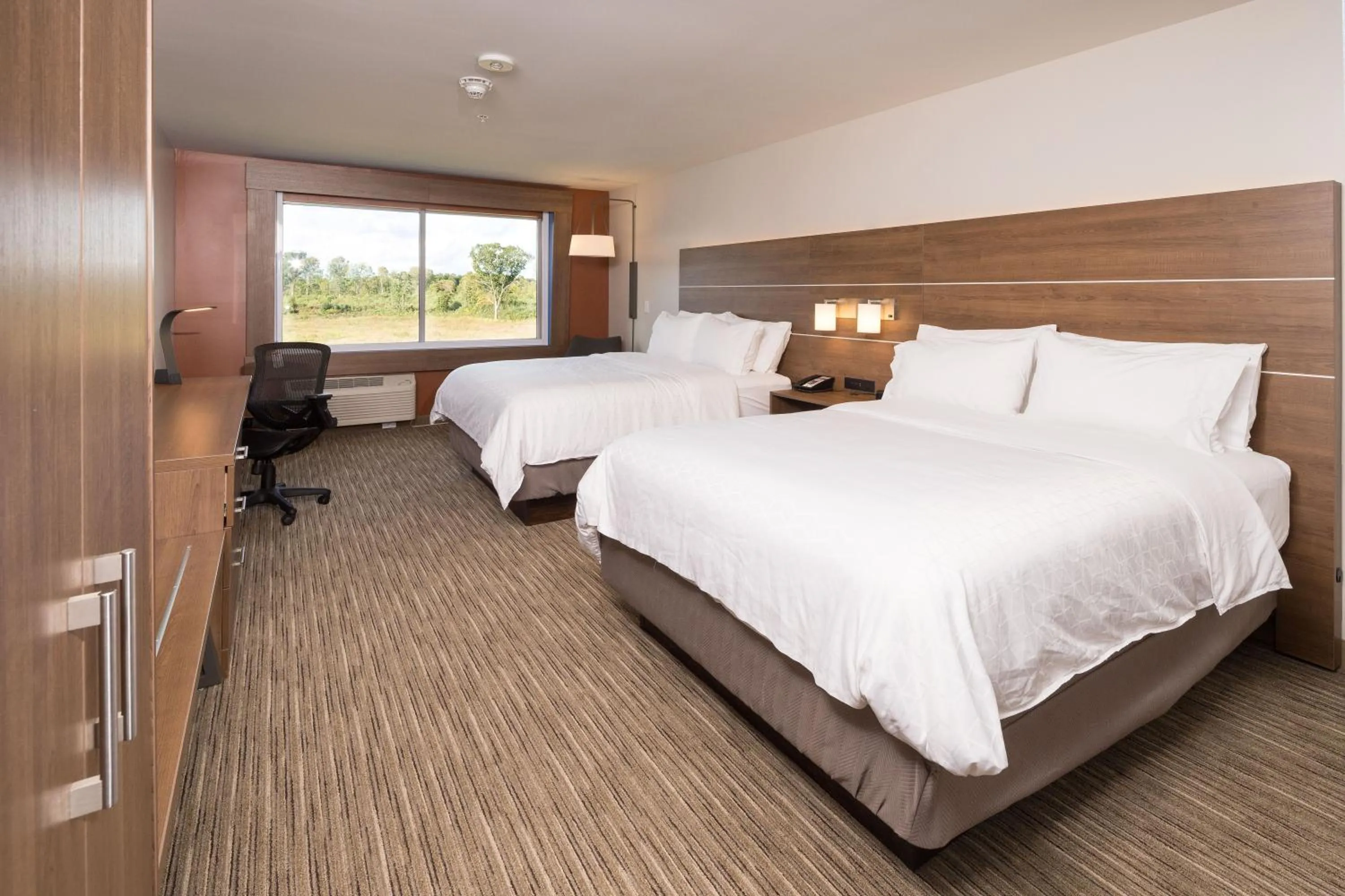 Standard Room with Two Queen Beds in Holiday Inn Express & Suites - Kalamazoo West by IHG