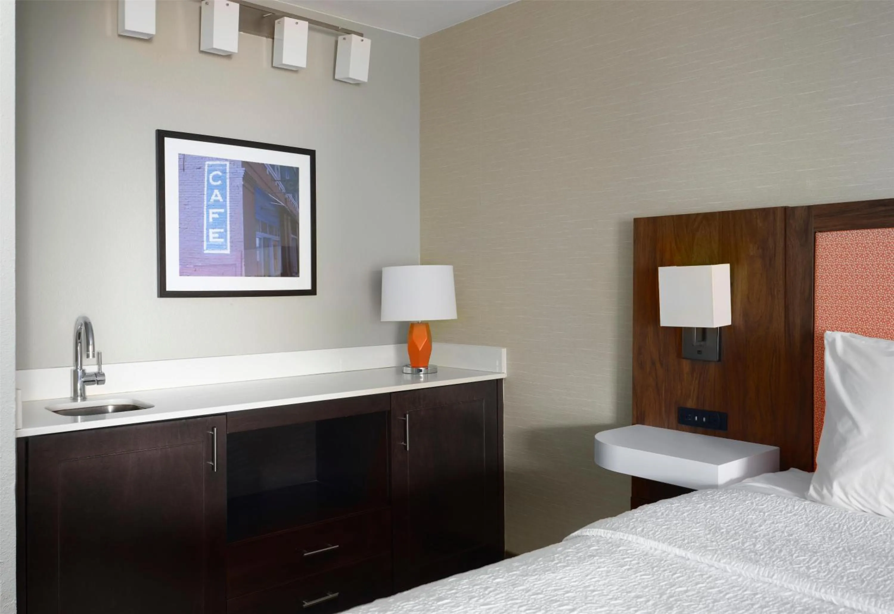 Deluxe King Room - Non-Smoking in Hampton Inn Meridian