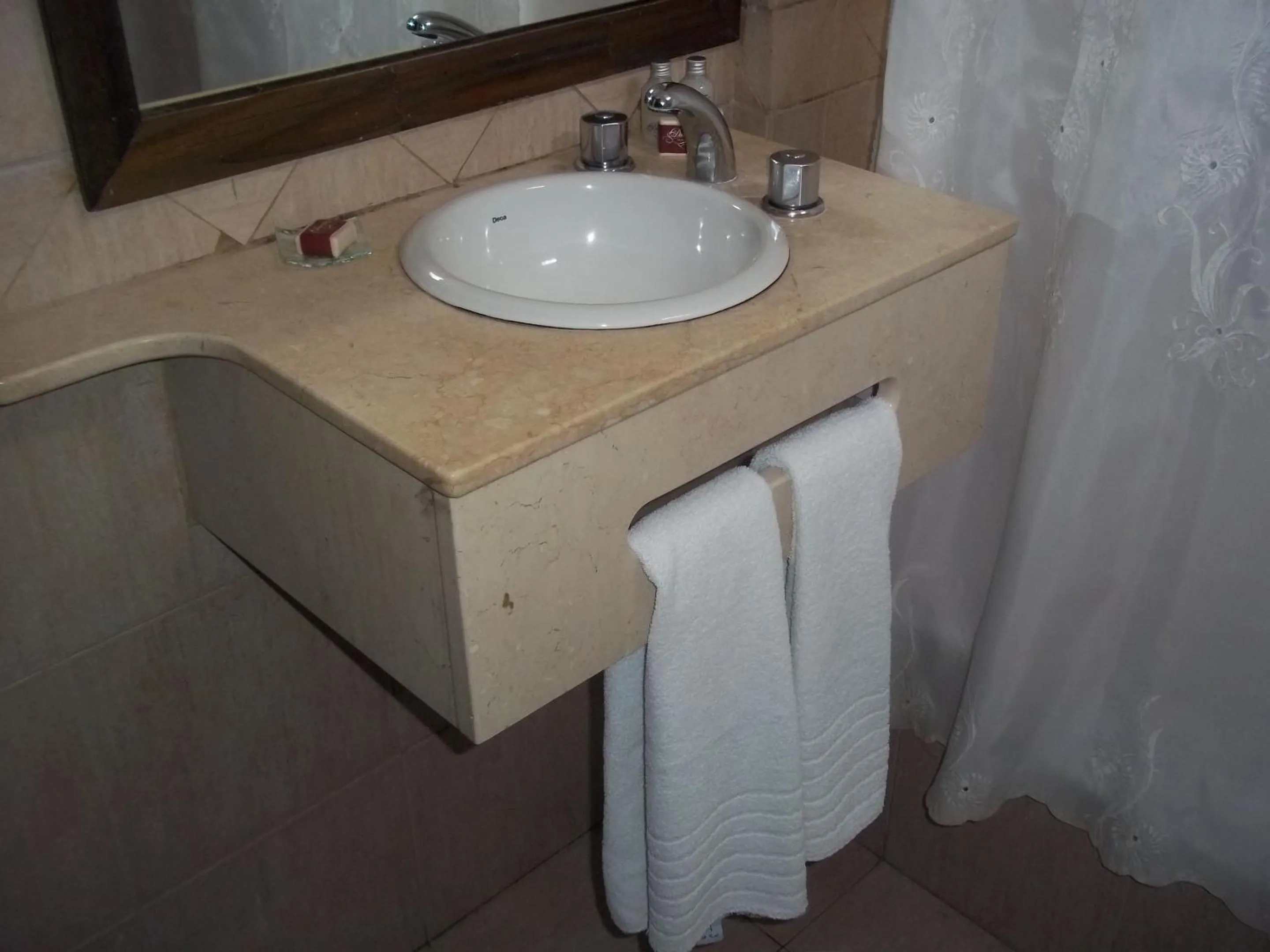 Standard Double or Twin Room in Duomi Plaza Hotel