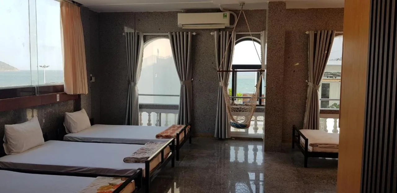 Family Room with Sea View in Ly Ky Hotel 2