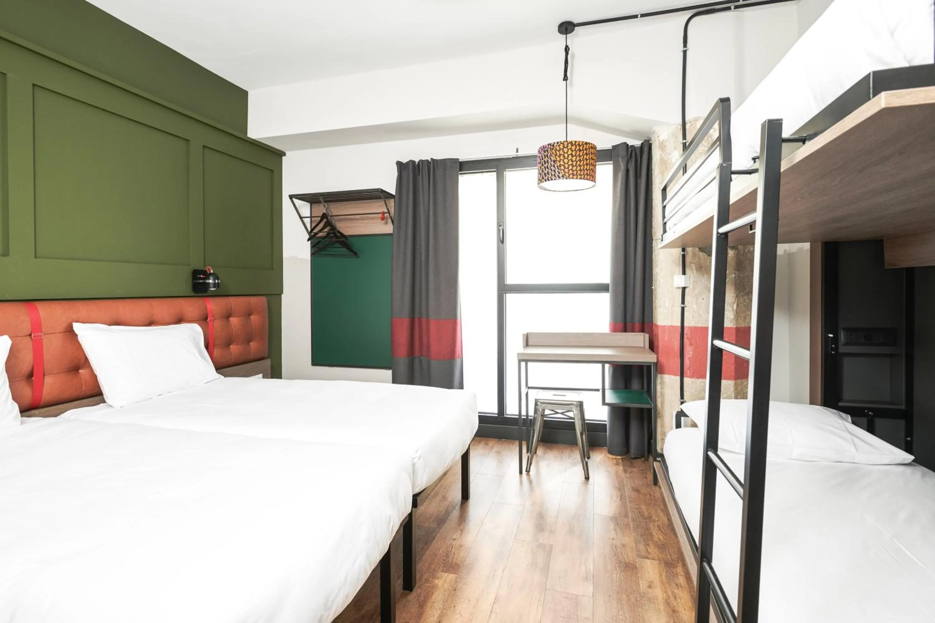 Family Room for 4 in Generator Madrid