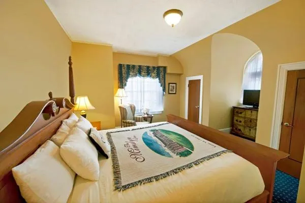 Deluxe Suite with Spa Bath in The Mimslyn Inn