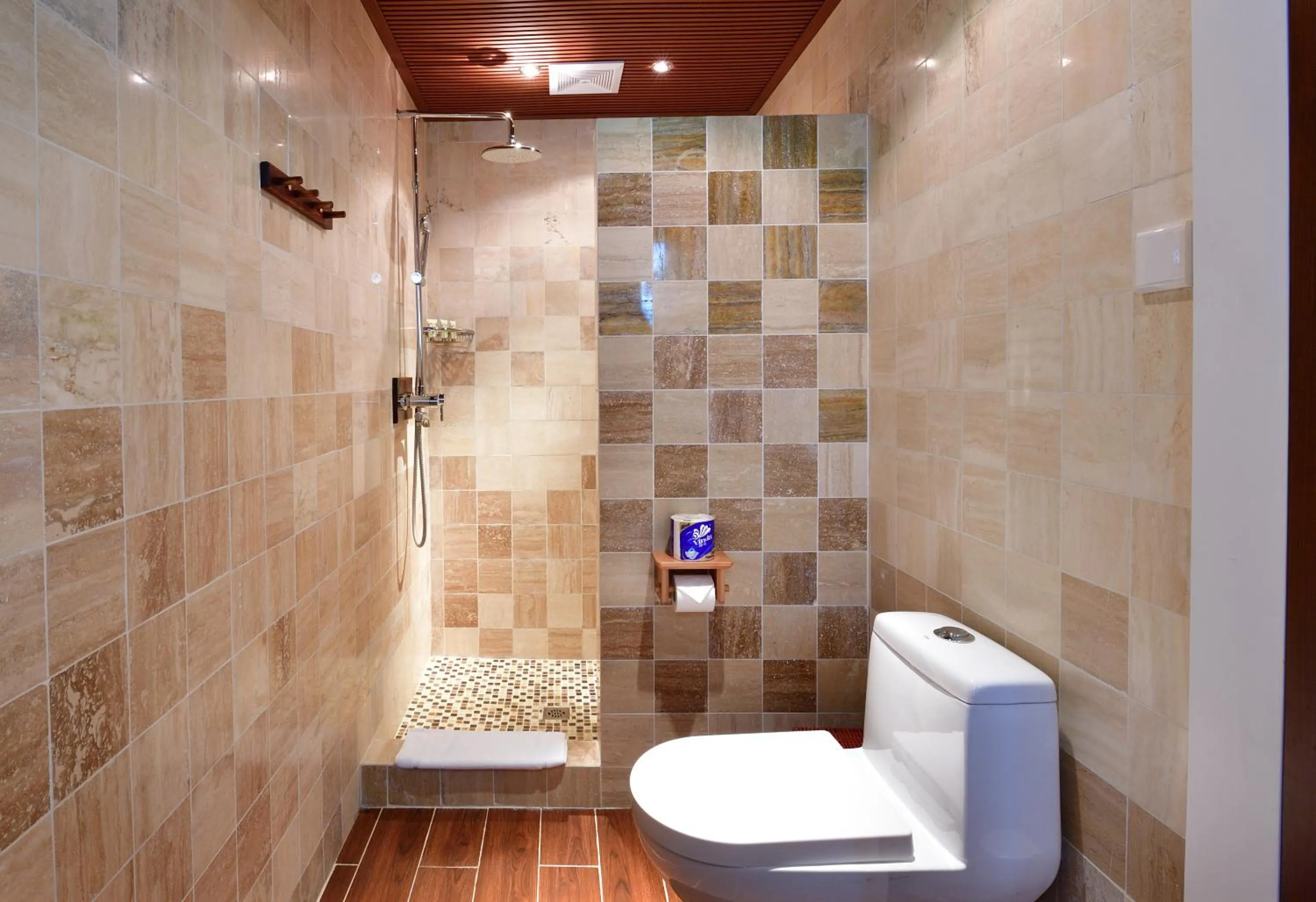 Courtyard View Twin Room in Jingshan Garden Hotel