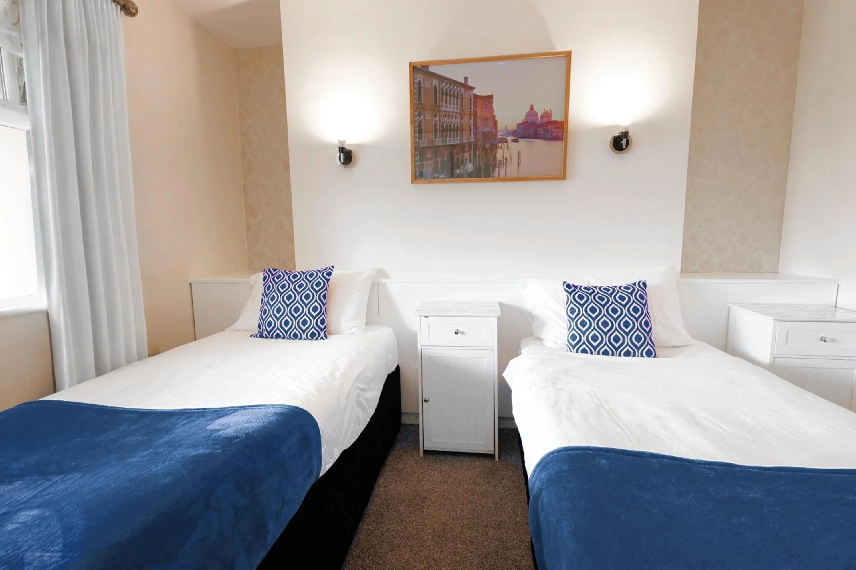 Twin Room with Private Bathroom in Killarney View House B&B