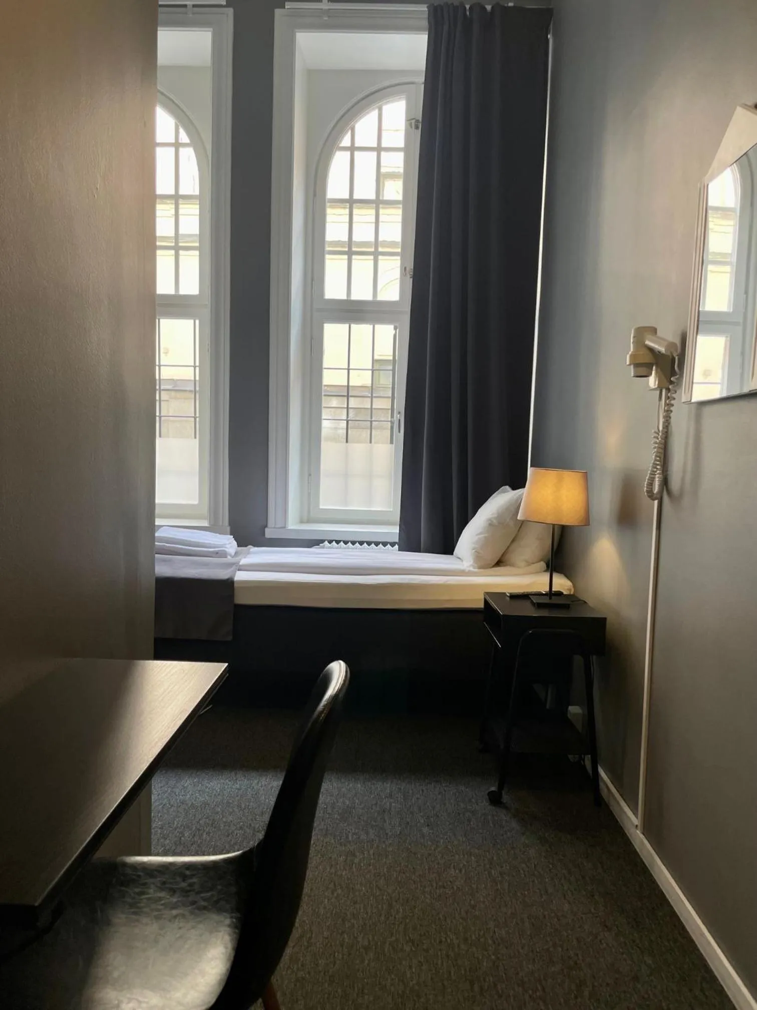 Single Room with shared bathroom in hall in Unique Hotel