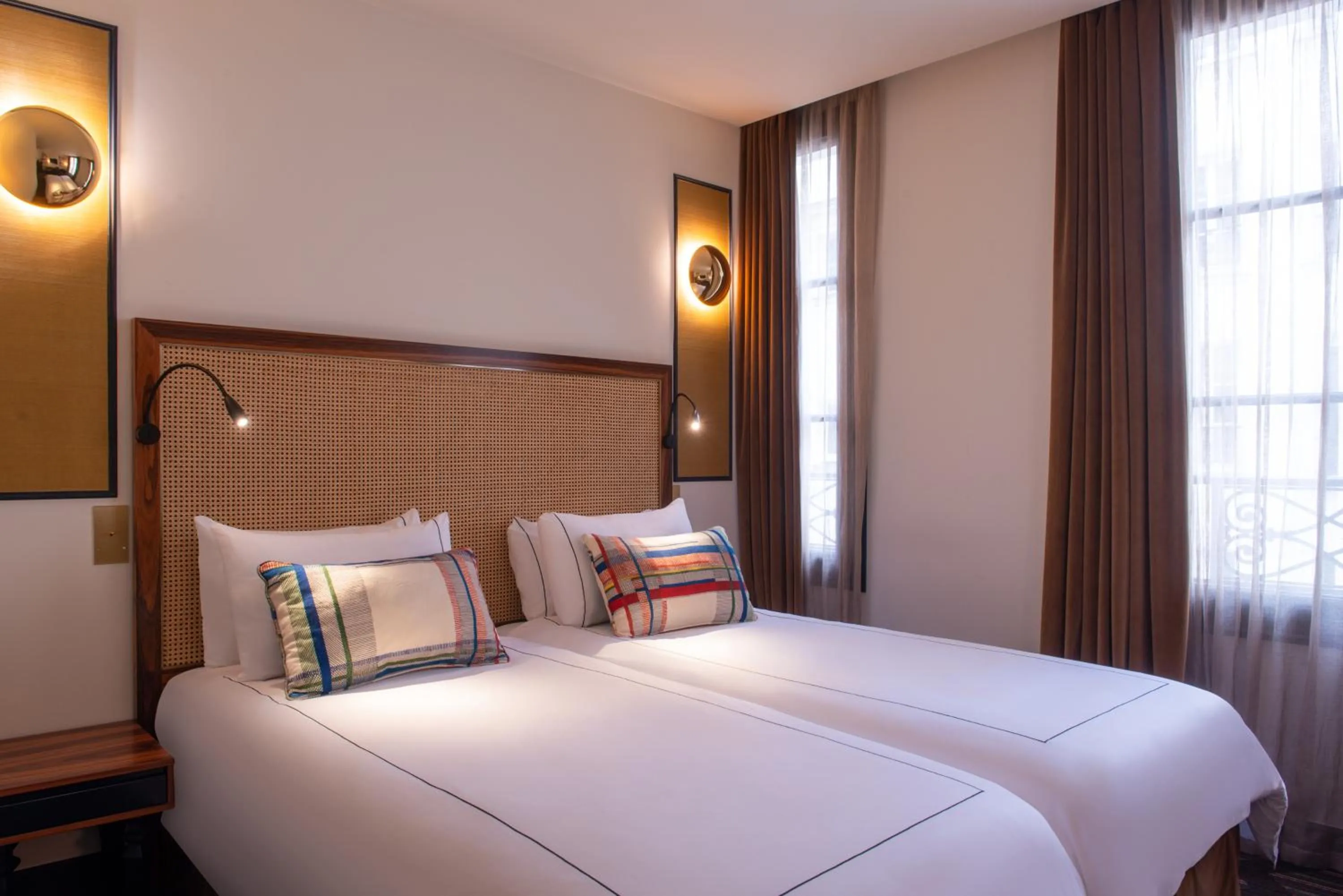 Twin Room "La Môme" in Mom'Art Hotel