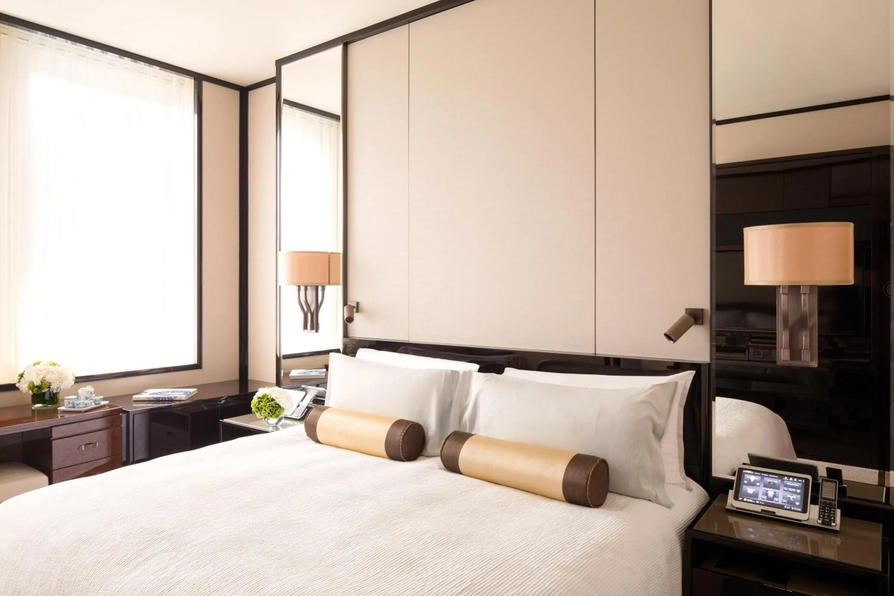 Deluxe King Room in The Peninsula Hong Kong