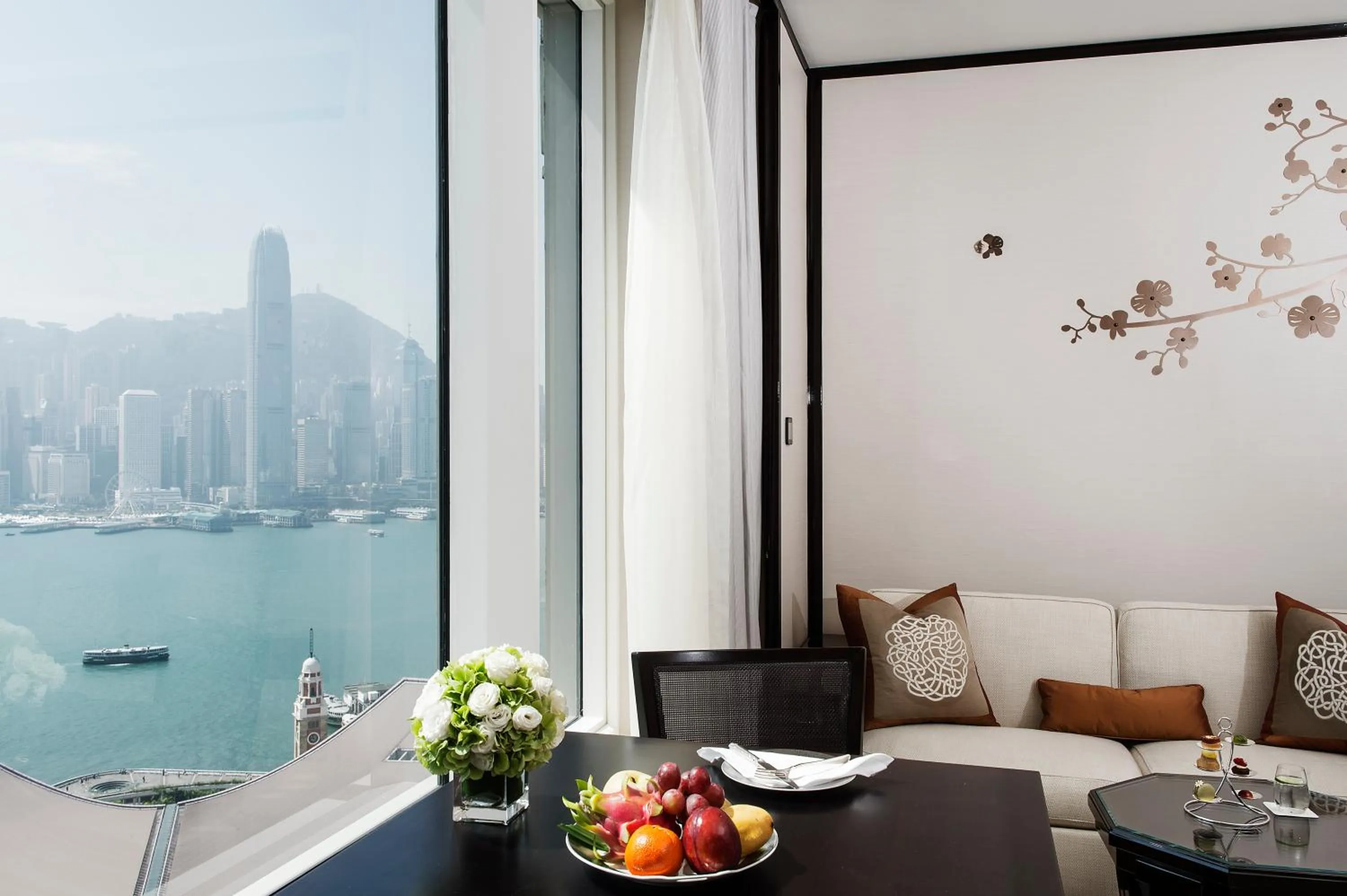 Grand Deluxe Harbor View Twin Room in The Peninsula Hong Kong