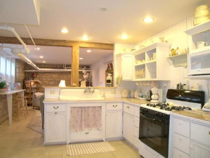 Superior Triple Room in Alexander Mansion Bed & Breakfast