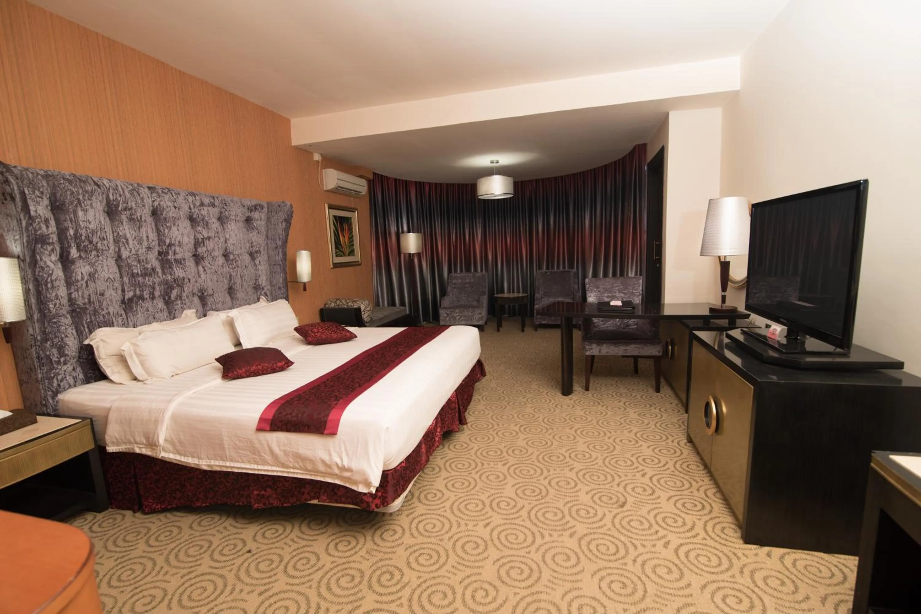 Junior Suite in Crown Vista Hotel