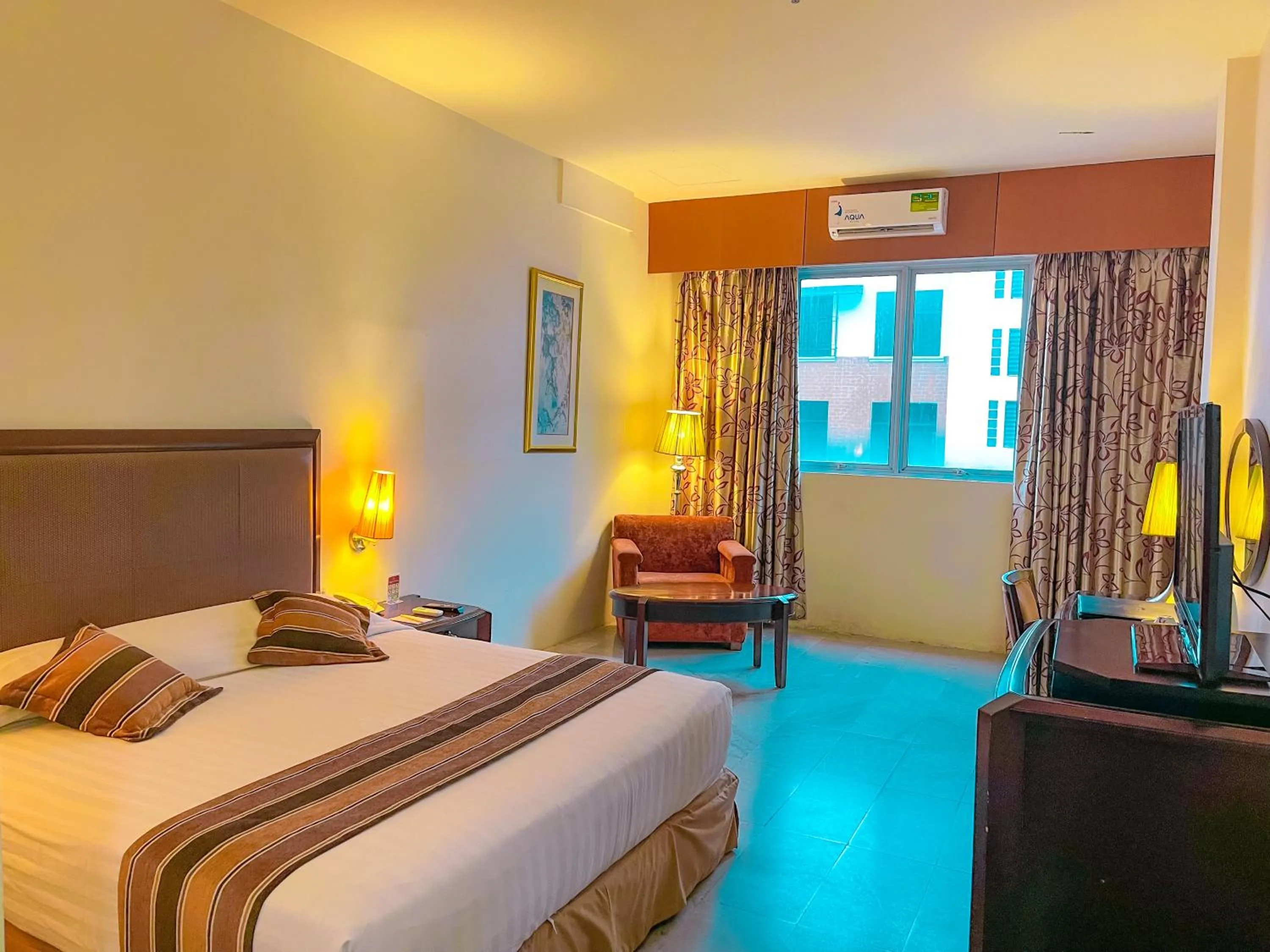 Superior Double or Twin Room in Crown Vista Hotel