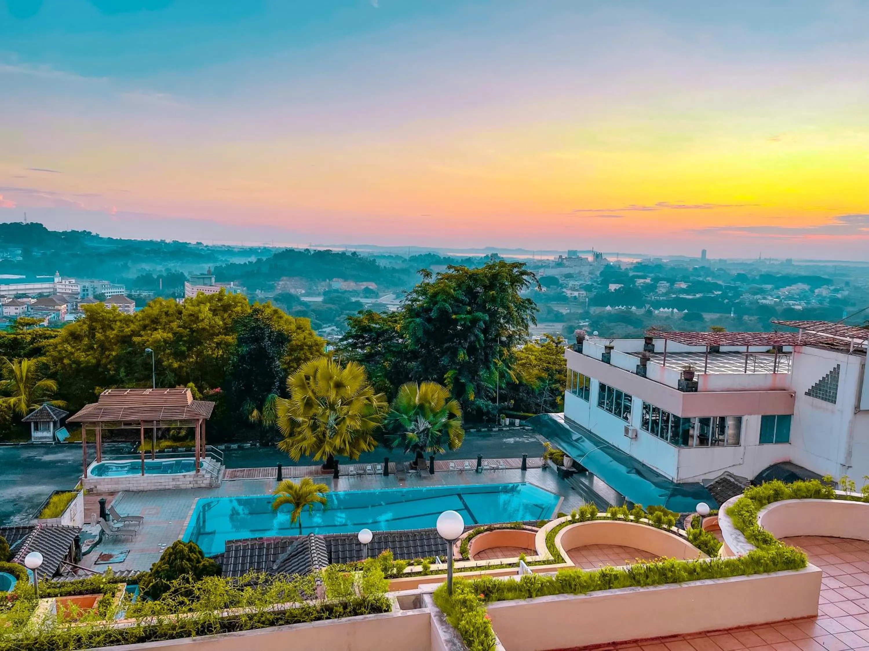 Deluxe Double or Twin Room in Crown Vista Hotel