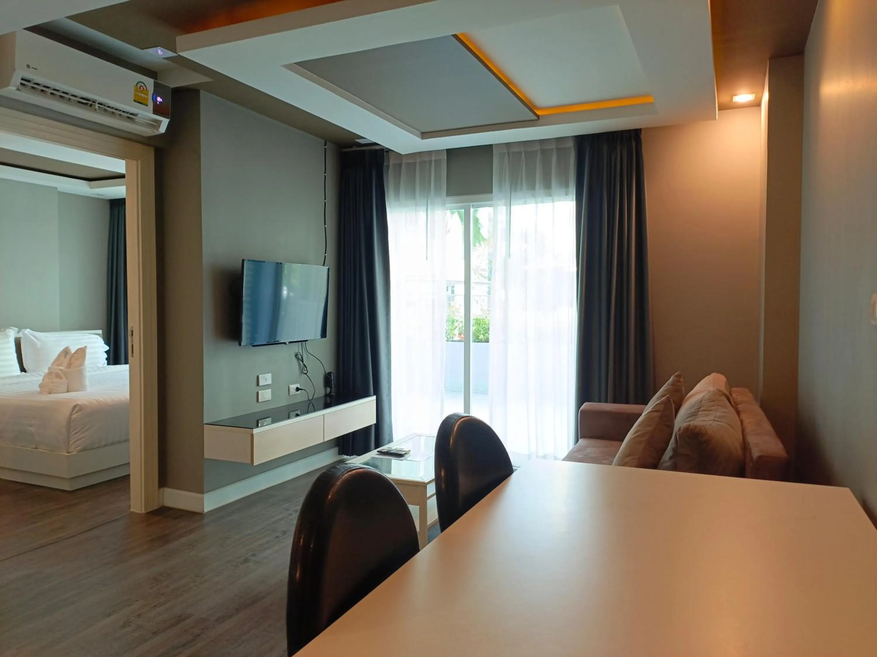 Suite City View in Wisdom Hotel & Residence