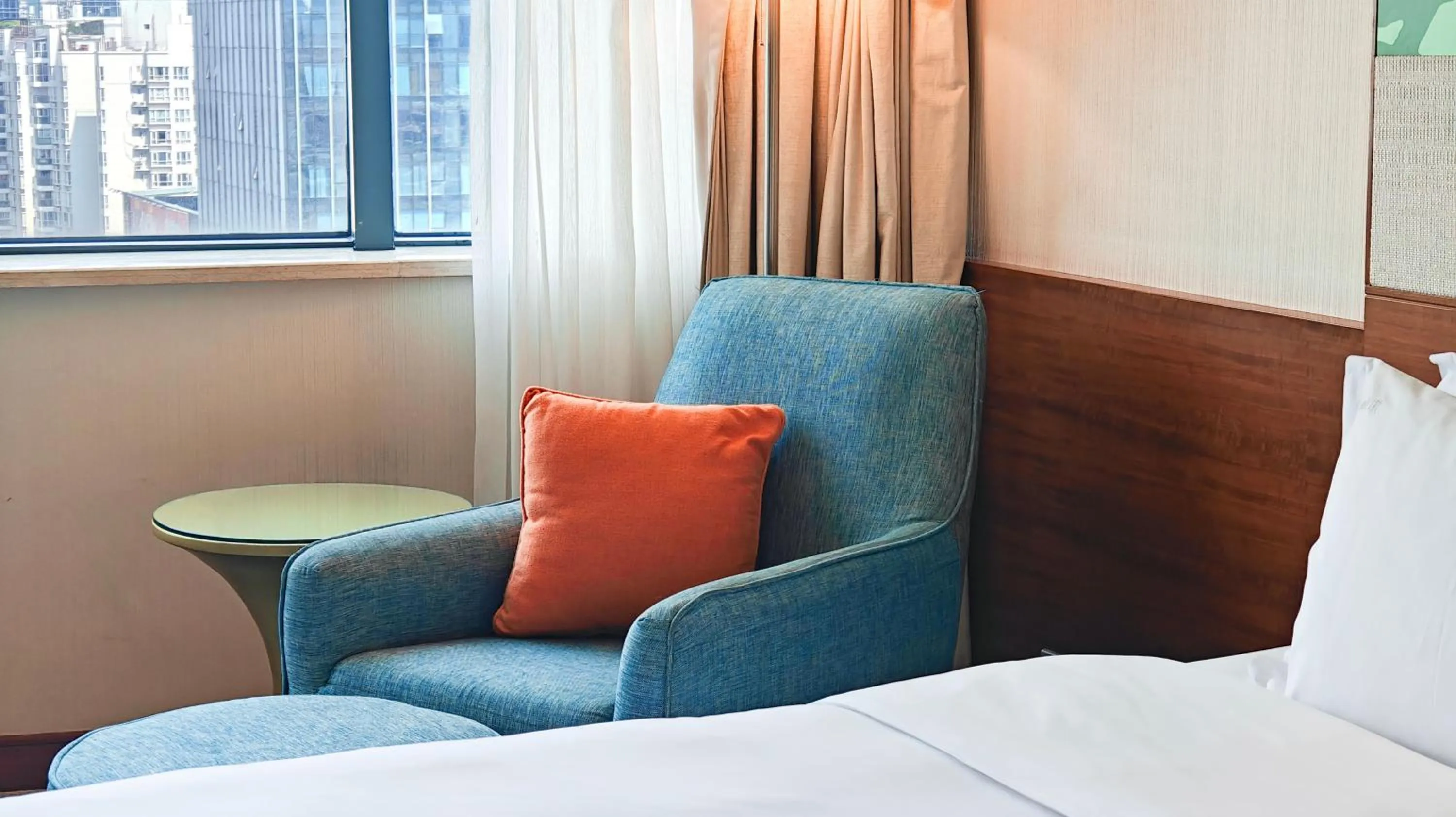 Standard Double Room with Two Double Beds in Holiday Inn Shenzhen Donghua by IHG