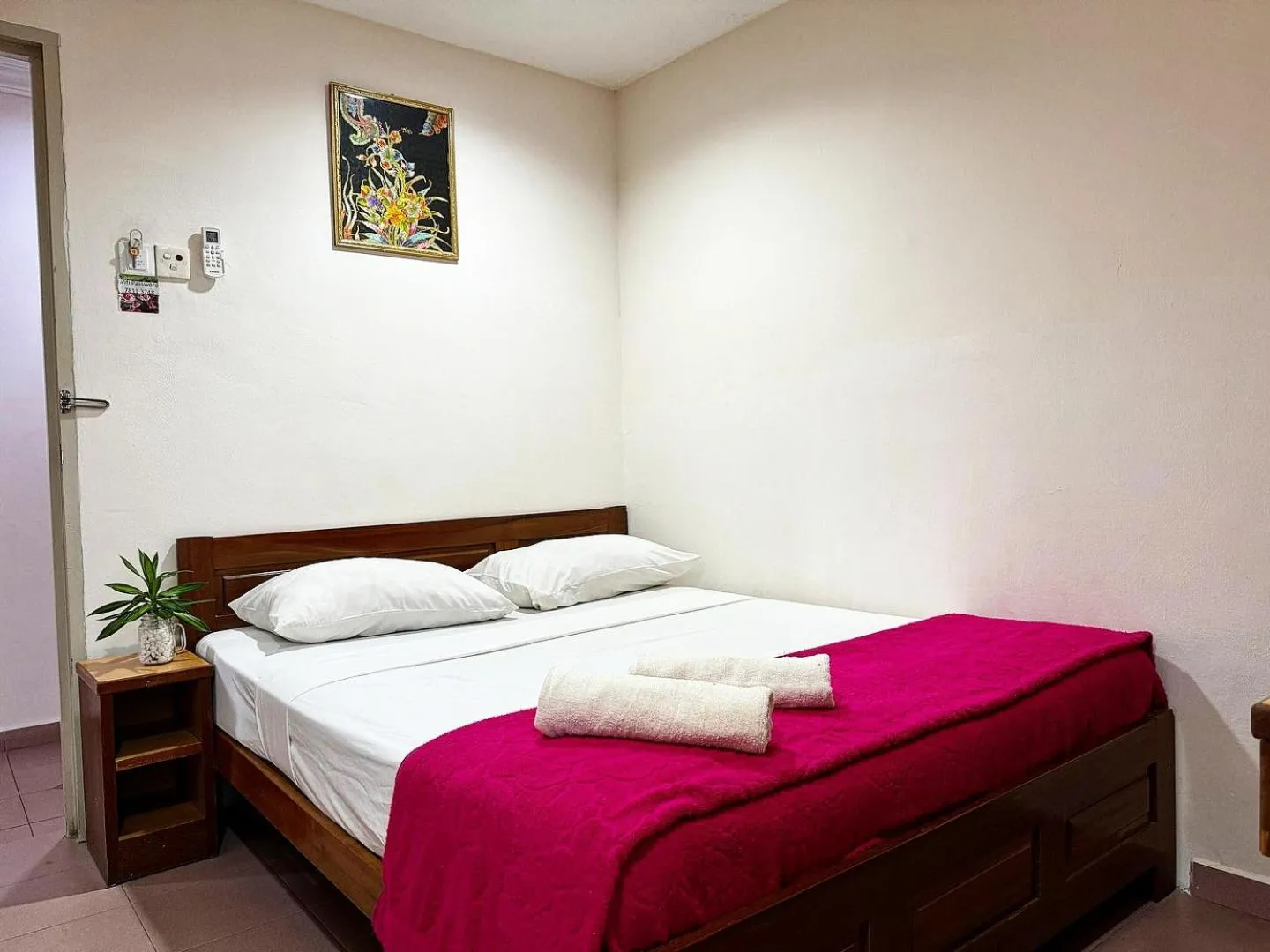 Standard Queen Room in Town Inn Hotel - Rainforest