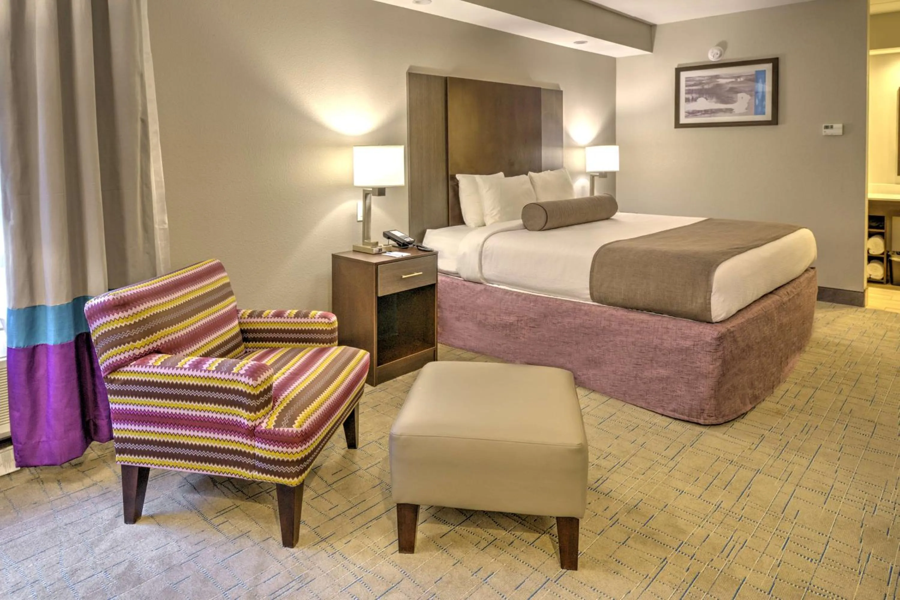 King Suite with Sofa Bed - Non-Smoking in Best Western Sevierville/Kodak Inn