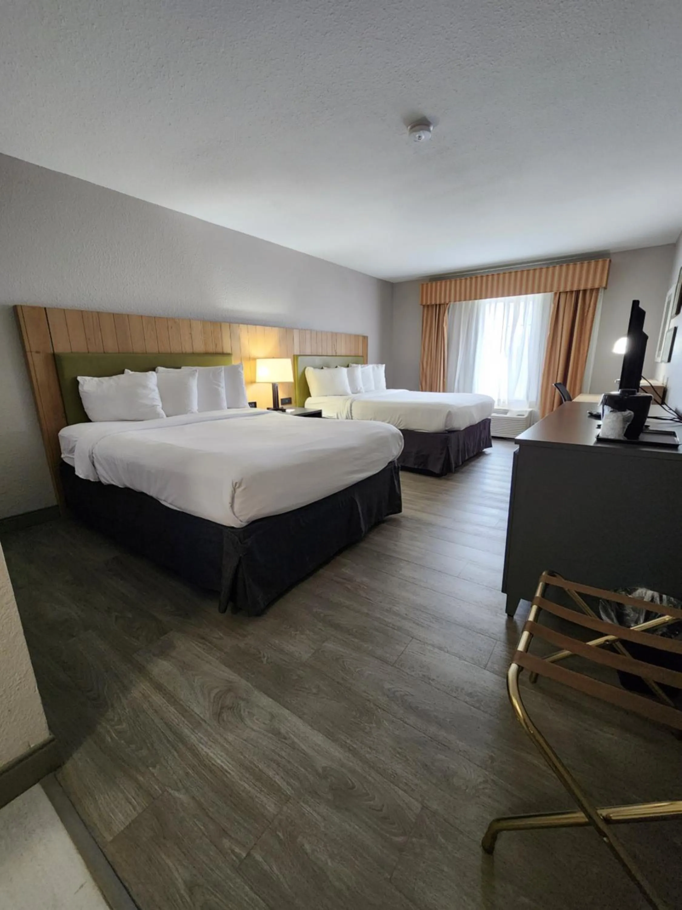 Queen Room with Two Queen Beds - Disability Access/Non-Smoking in Country Inn & Suites by Radisson, Topeka West, KS