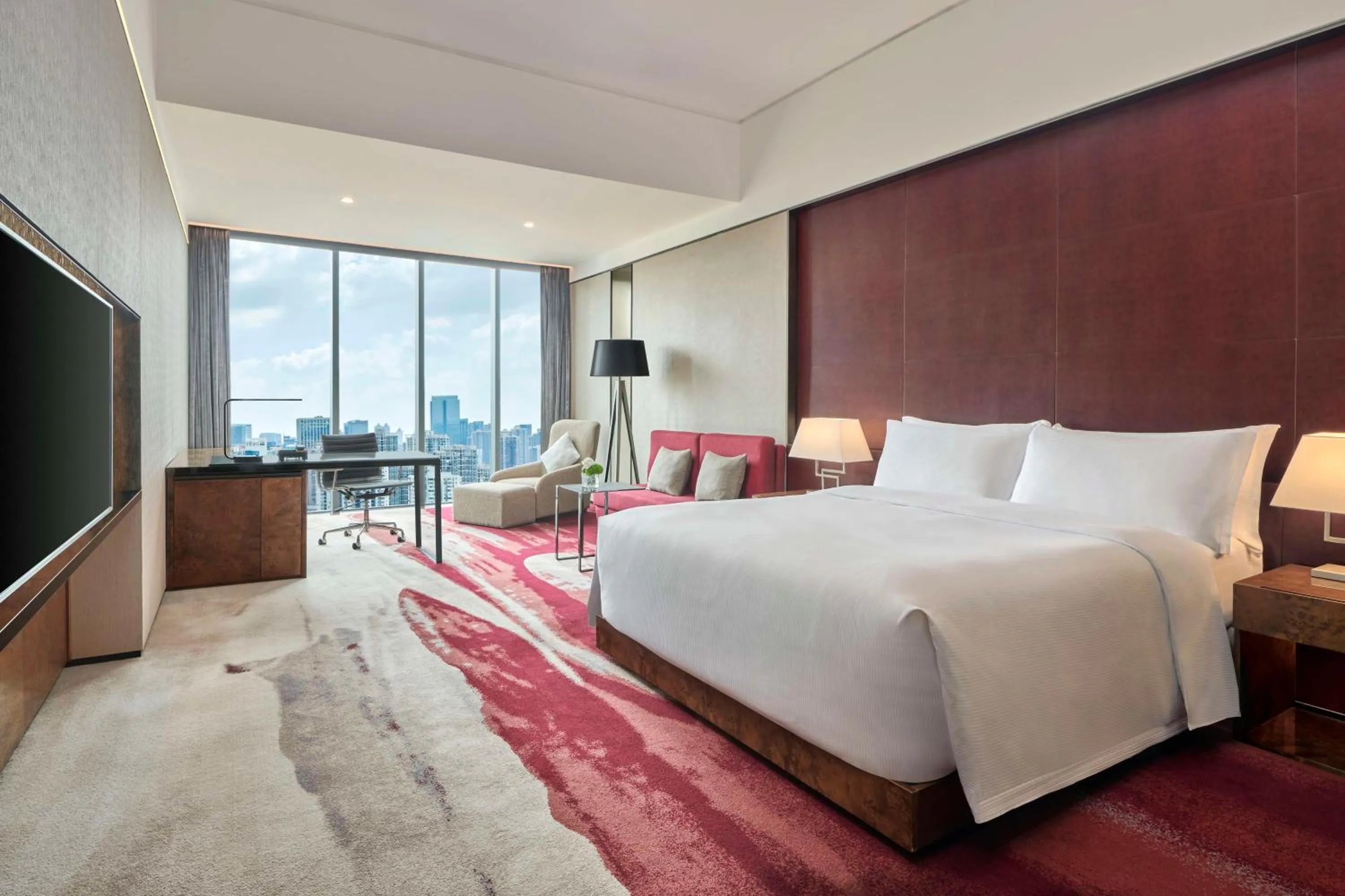 Deluxe King Room in Hilton Guangzhou Tianhe