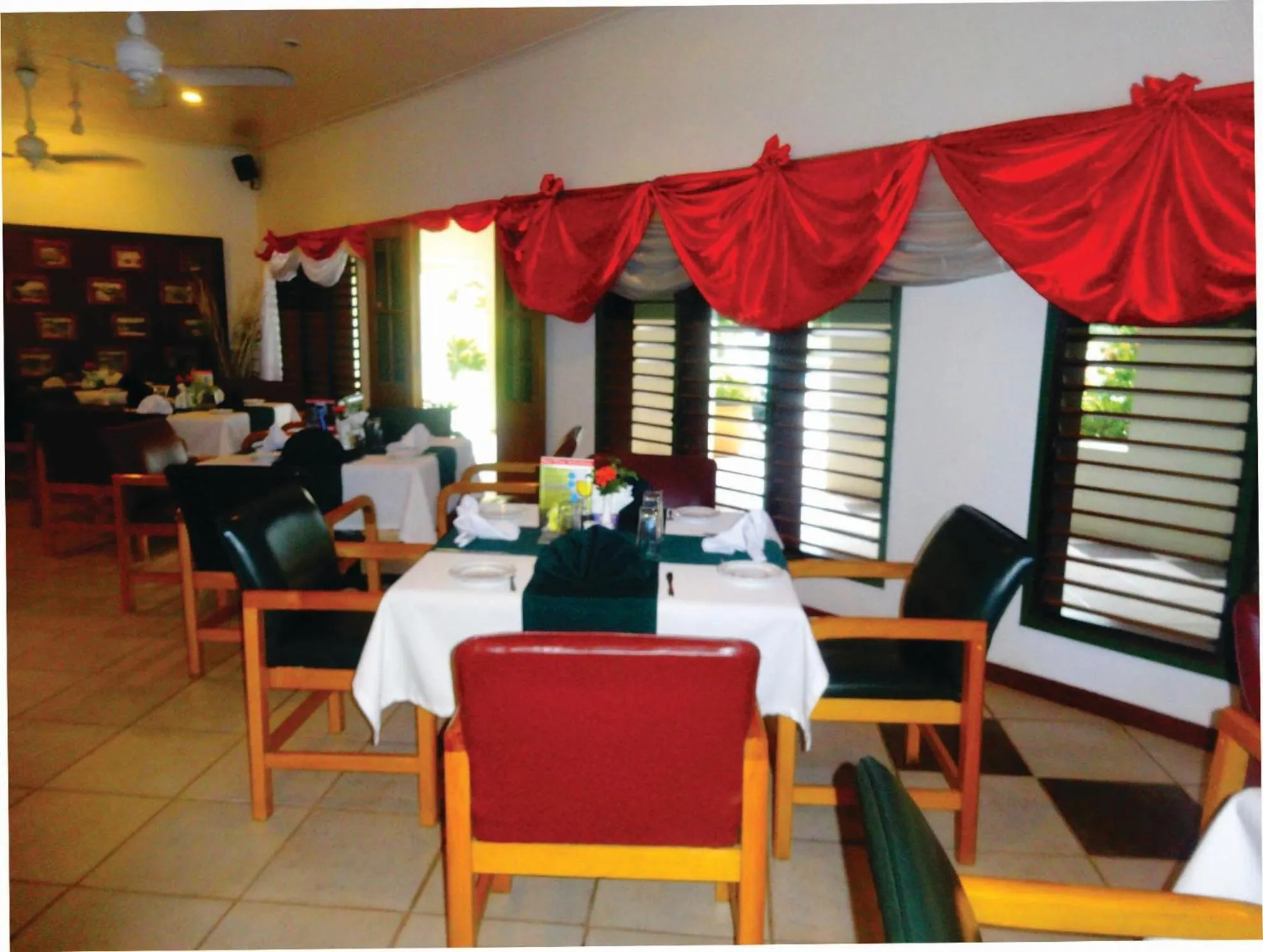 Restaurant/places to eat in Grand Eastern Hotel