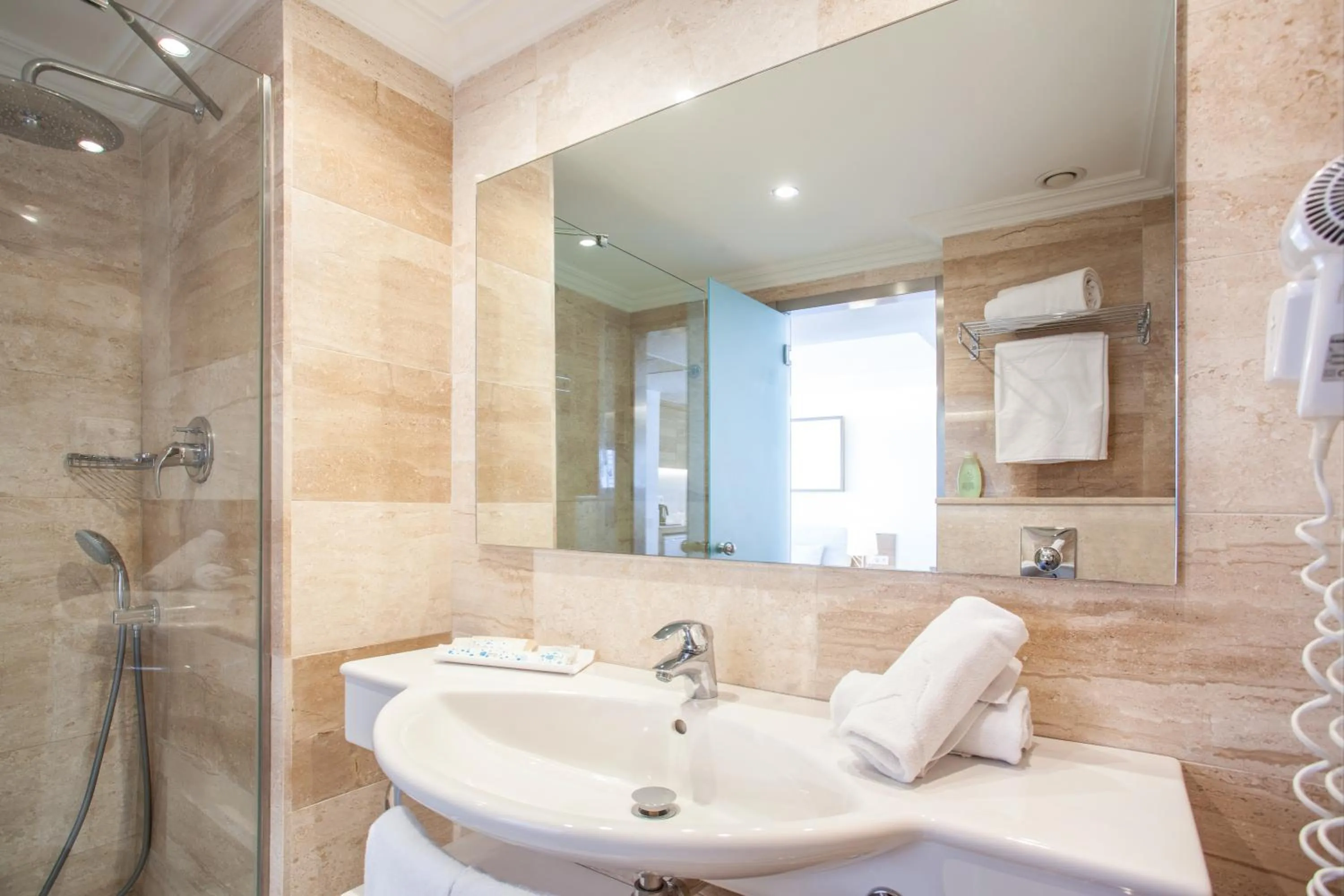 Bathroom in Grupotel Picafort Beach