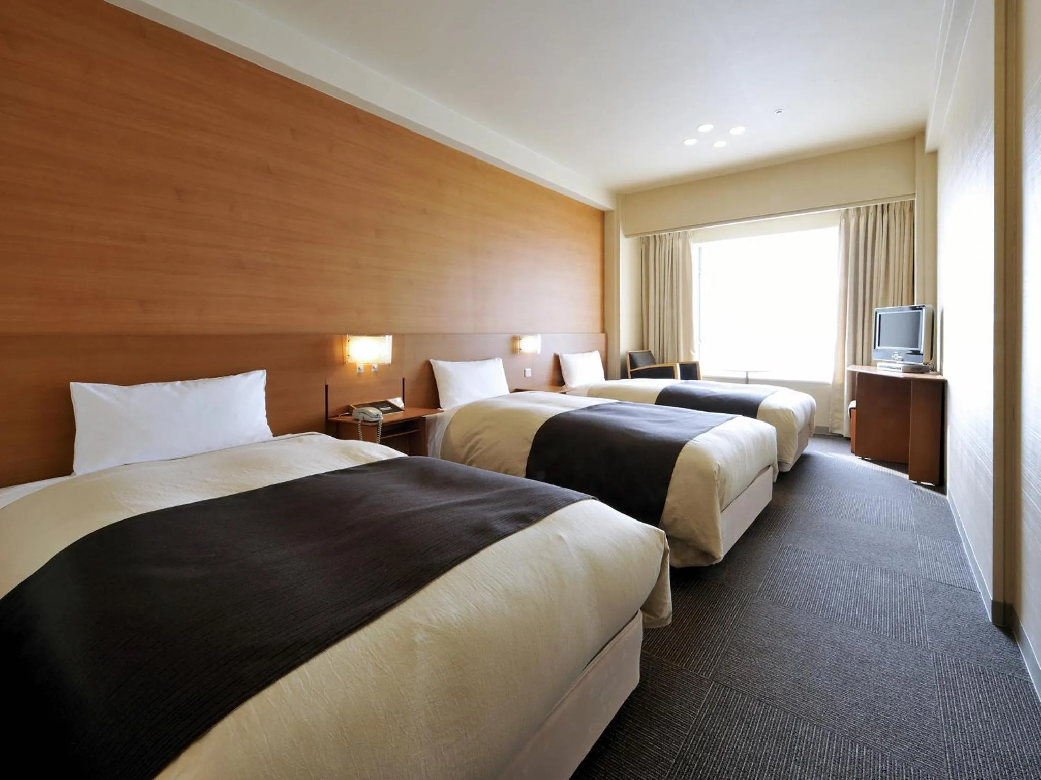 Standard Triple Room in Hotel Crown Palais Kitakyushu