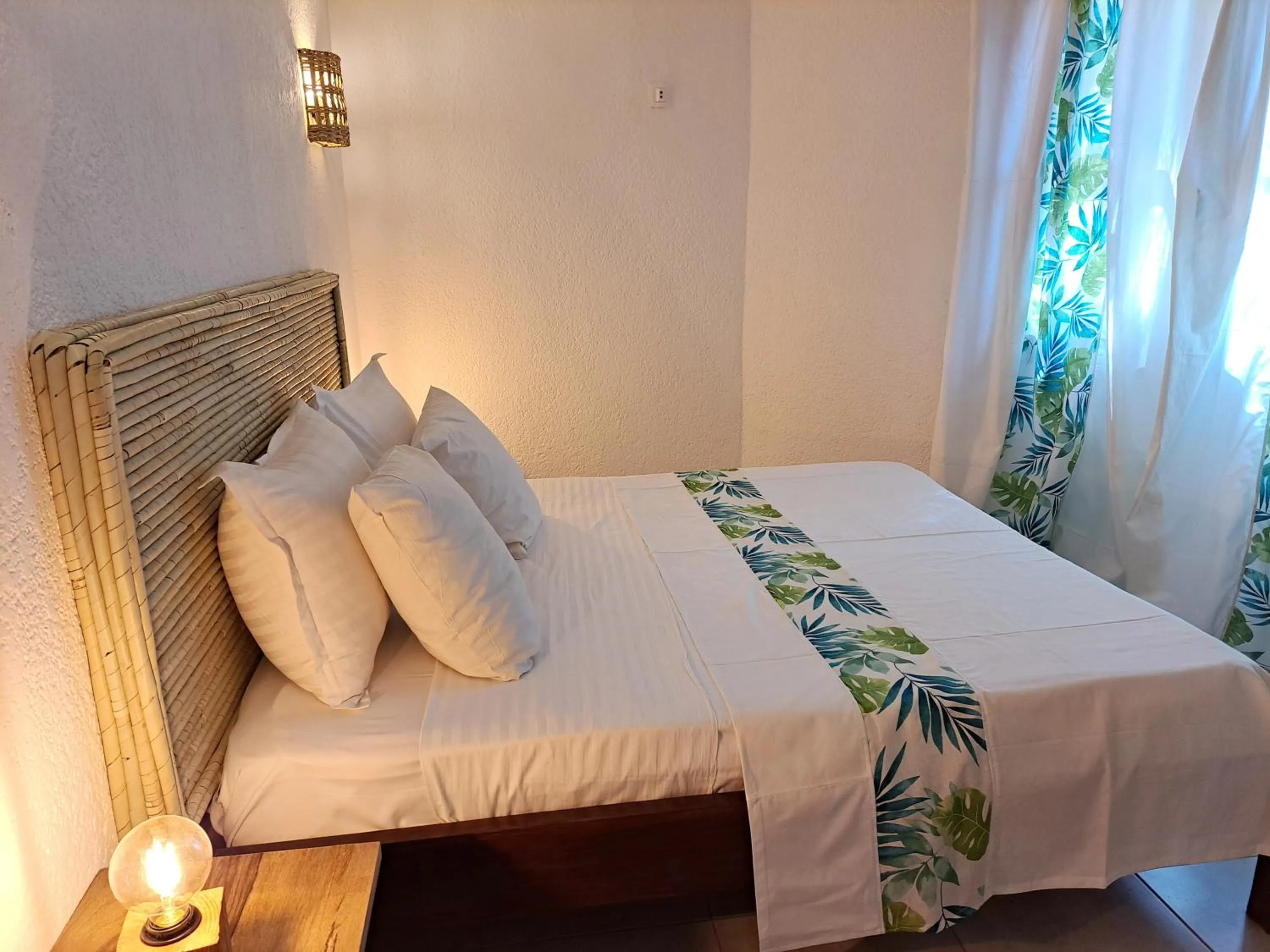 Bed in Neptune