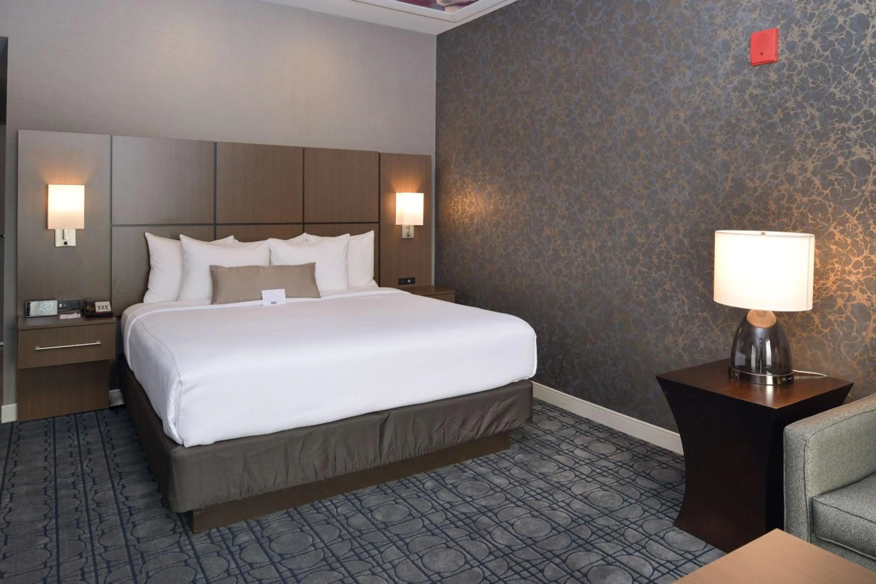 One Bedroom King Suite with Sofa Bed - Non-Smoking in Best Western Plus Coalinga Inn