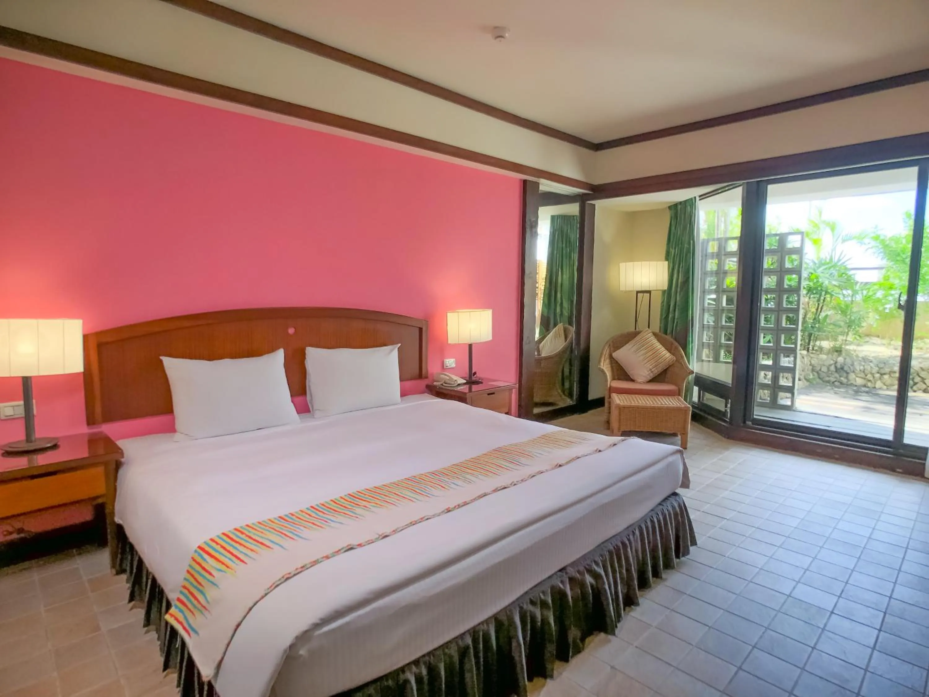 Queen Room with Balcony in Yoho Beach Resort Kenting