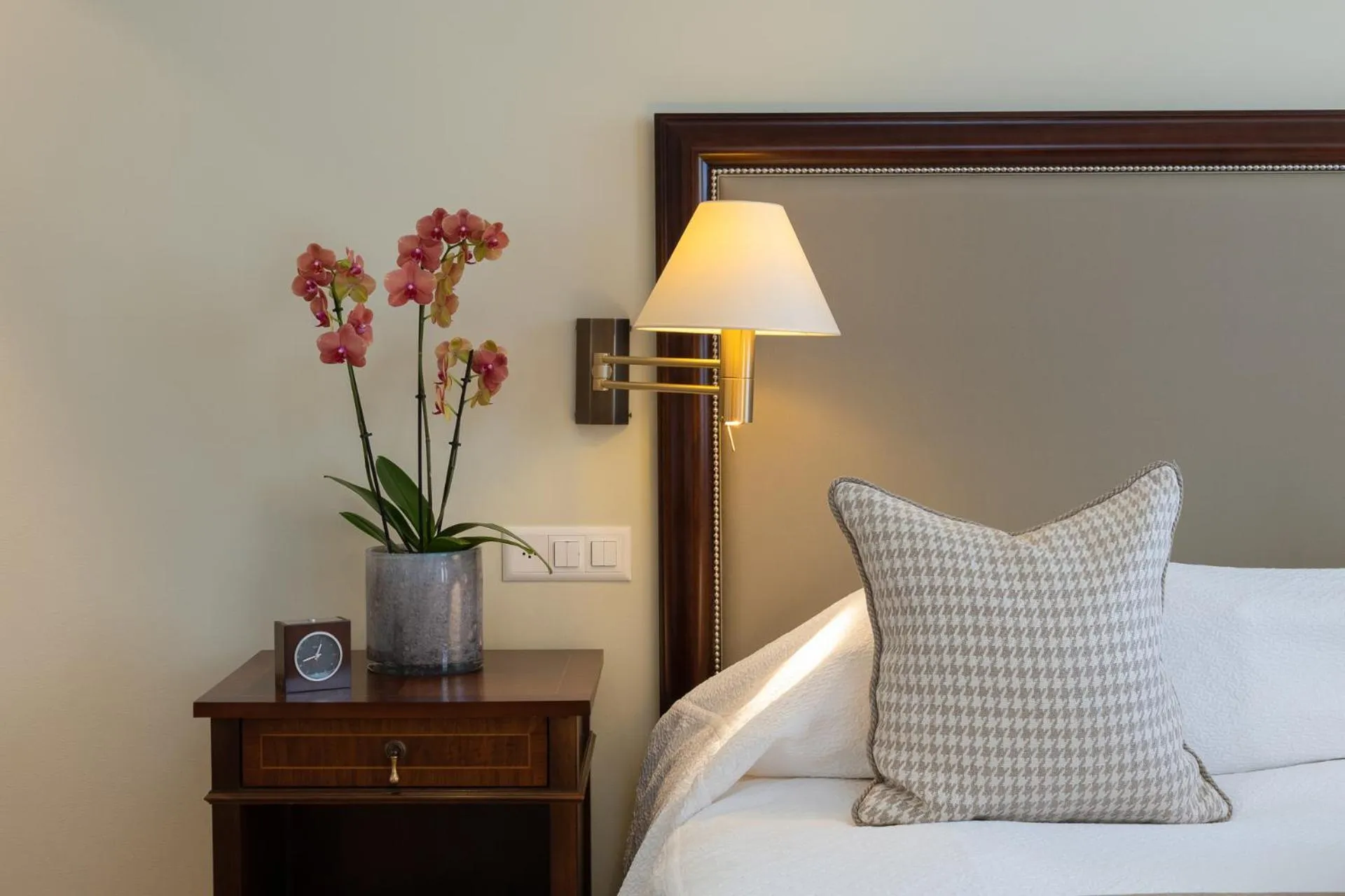 Bedroom, Bed in Suvretta House
