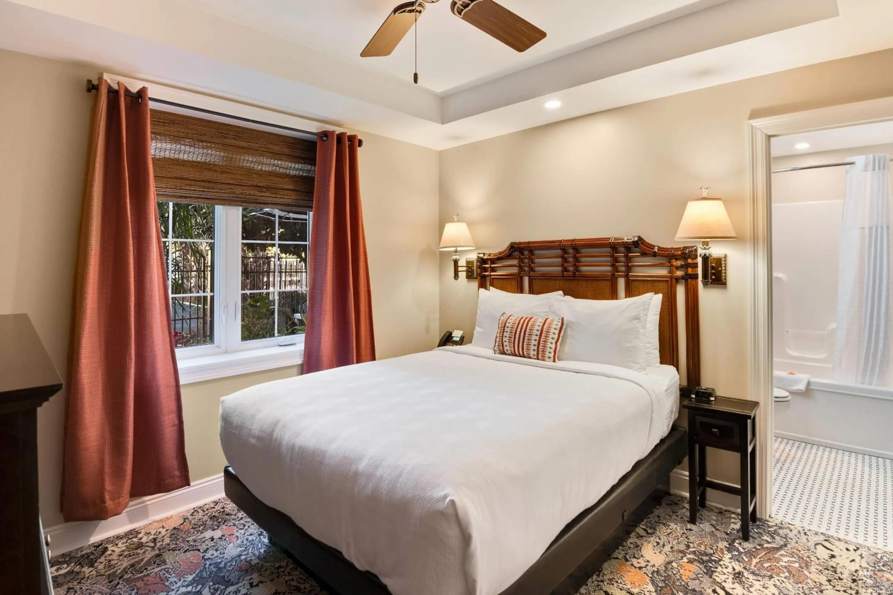 Queen Room - Ground Floor/Non-Smoking in The Port Inn and Cottages, an Ascend Collection Hotel