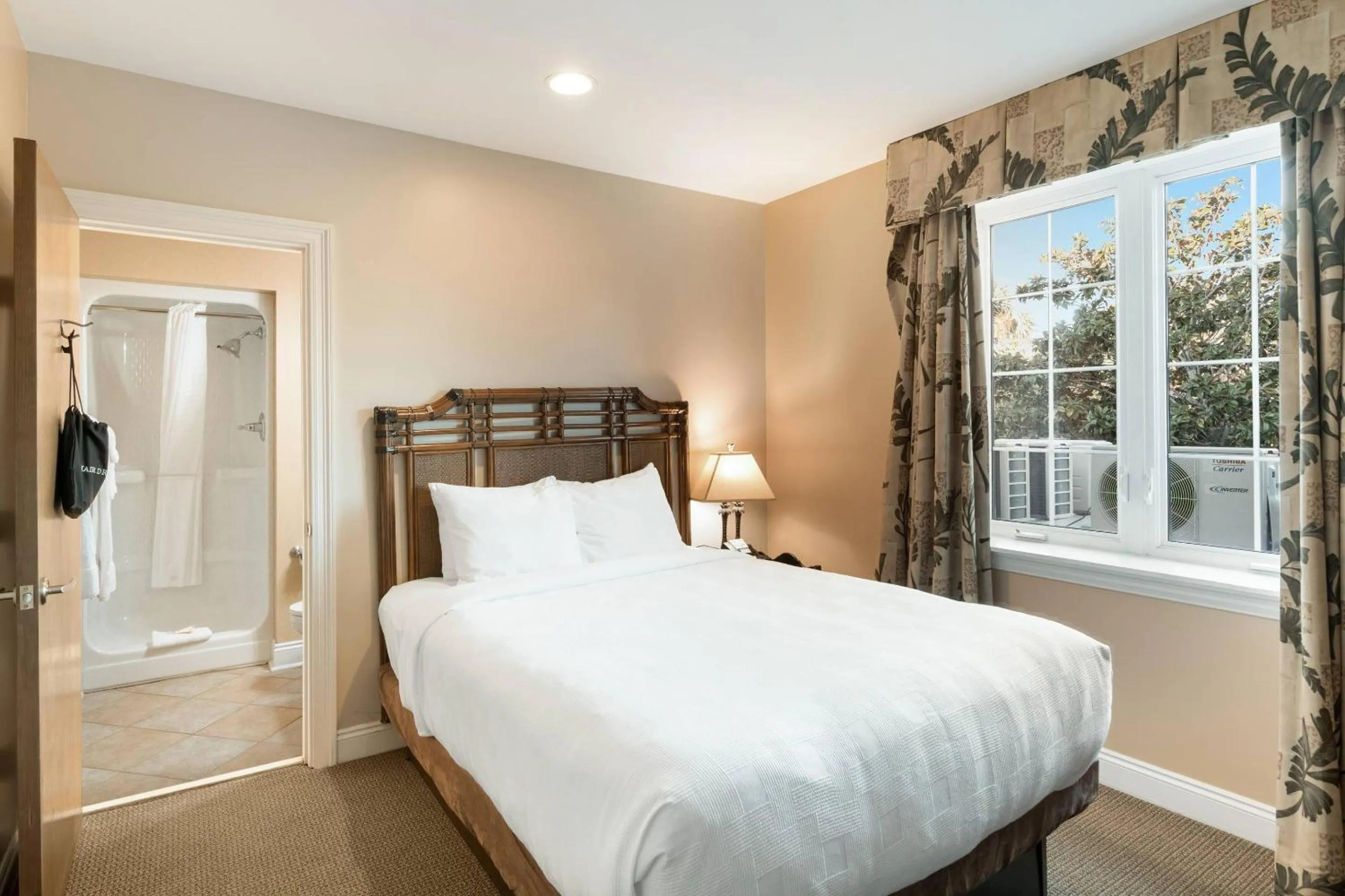 Queen Room - Upper Floor/Non-Smoking in The Port Inn - Port St Joe, an Ascend Collection Hotel