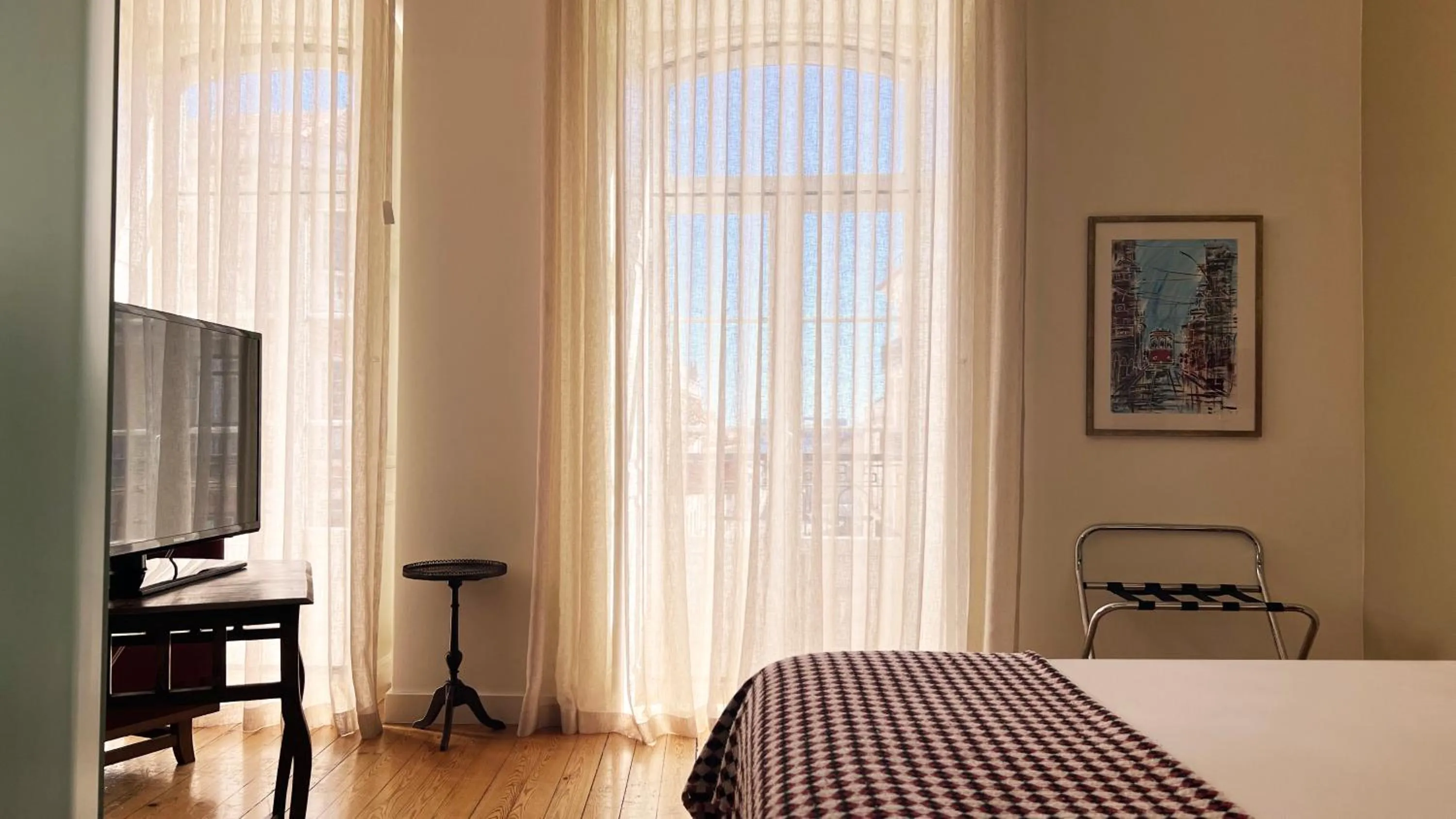 Photo of the whole room, Bed in Casa do Bairro by Shiadu