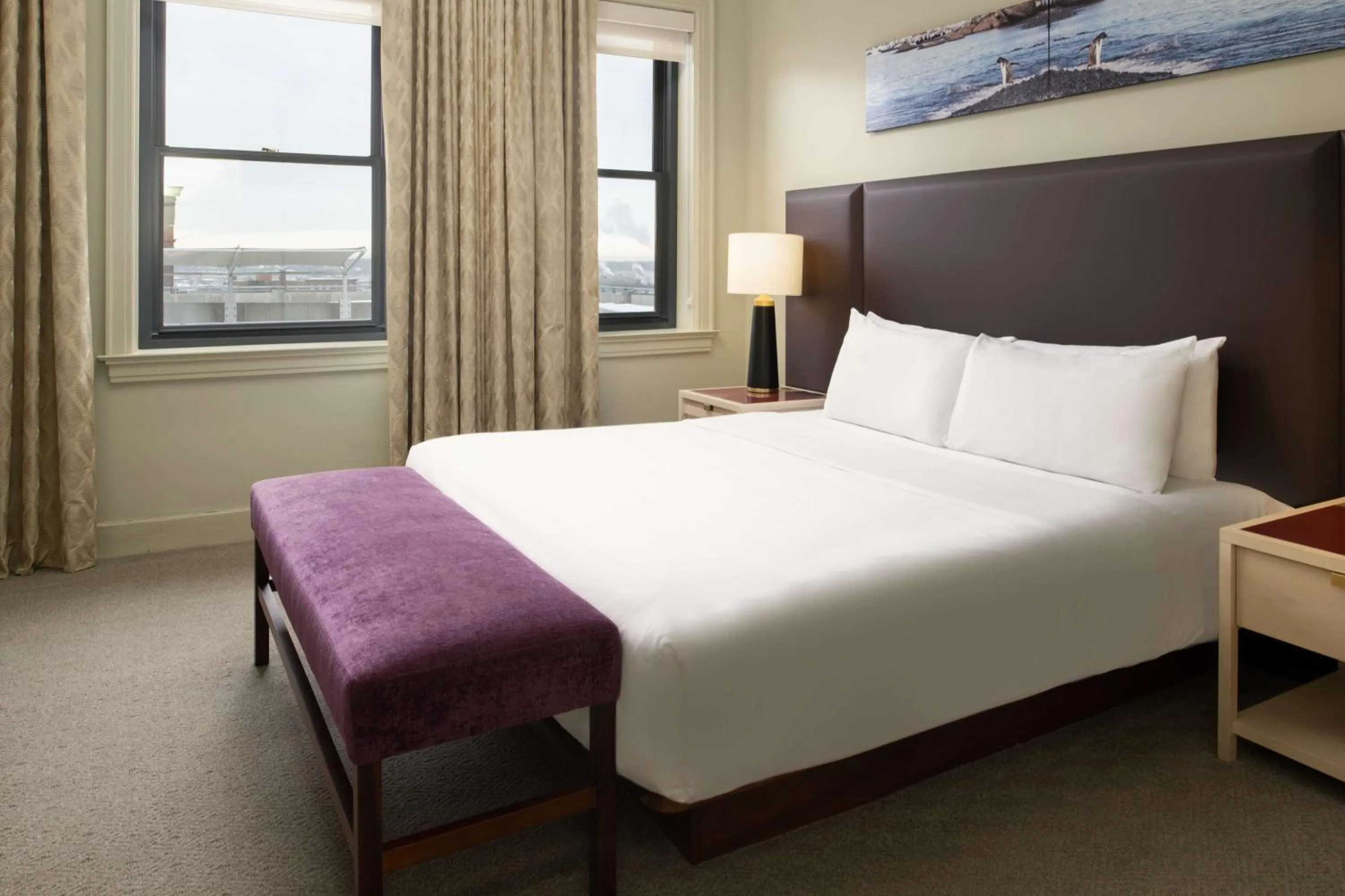 Corner King Suite - City View - Hearing Accessible in Hotel Savoy Kansas City, Tapestry Collection by Hilton