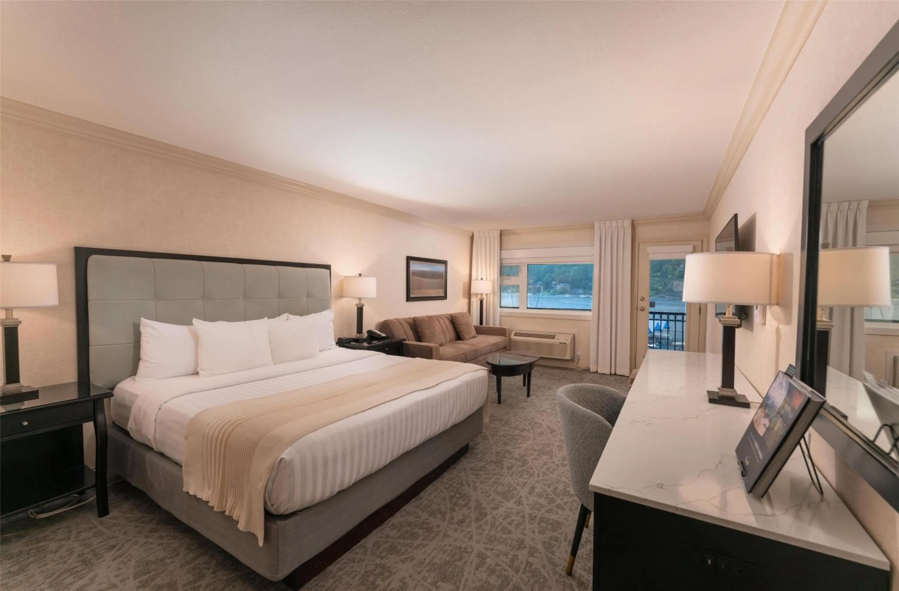 King Room with Sofa Bed and Spa Tub - Balcony/Lake View in Prestige Lakeside Resort, WorldHotels Elite