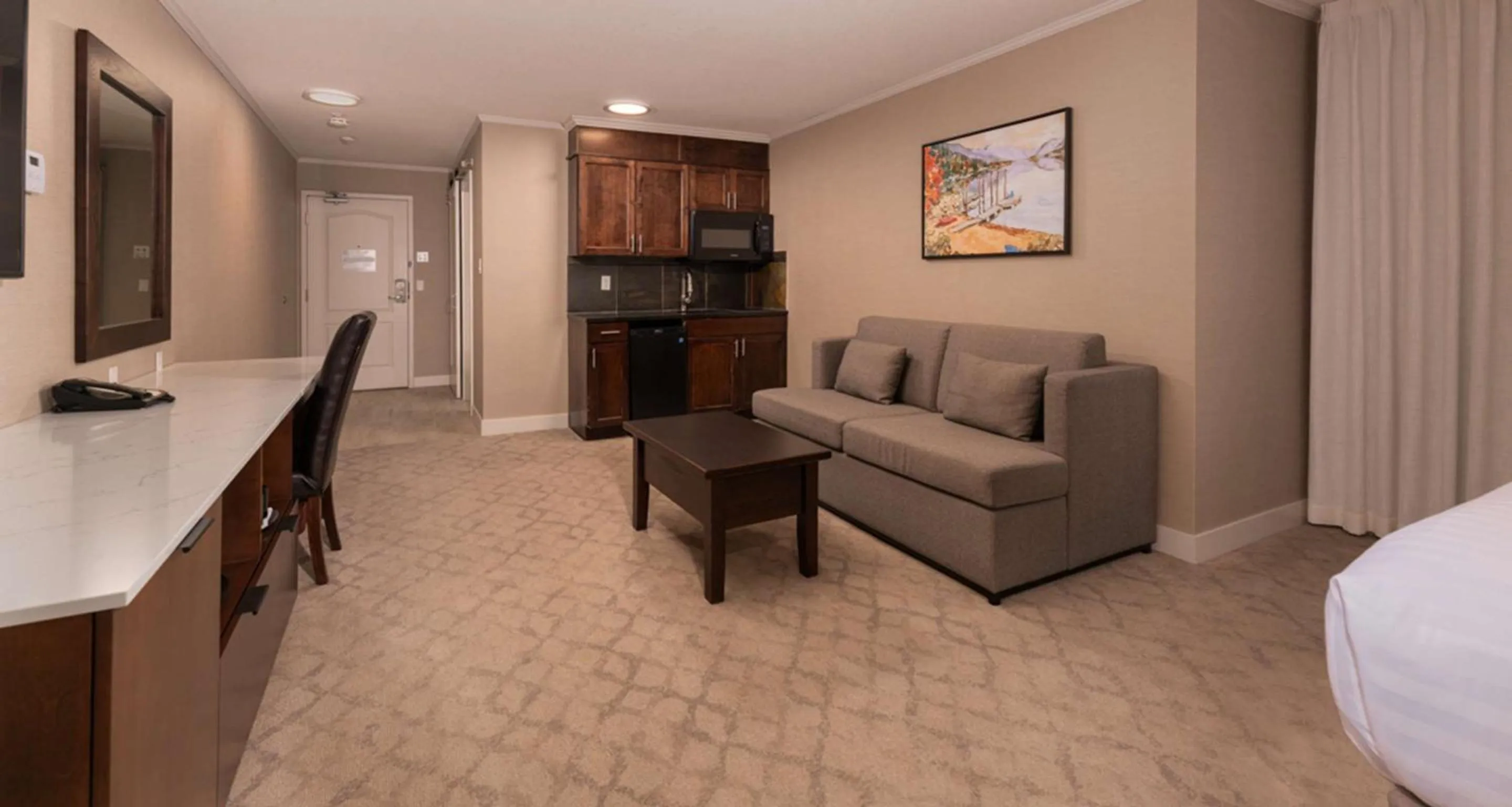 King Studio with Sofa Bed and Kitchenette - Non-Smoking in Prestige Lakeside Resort, WorldHotels Elite