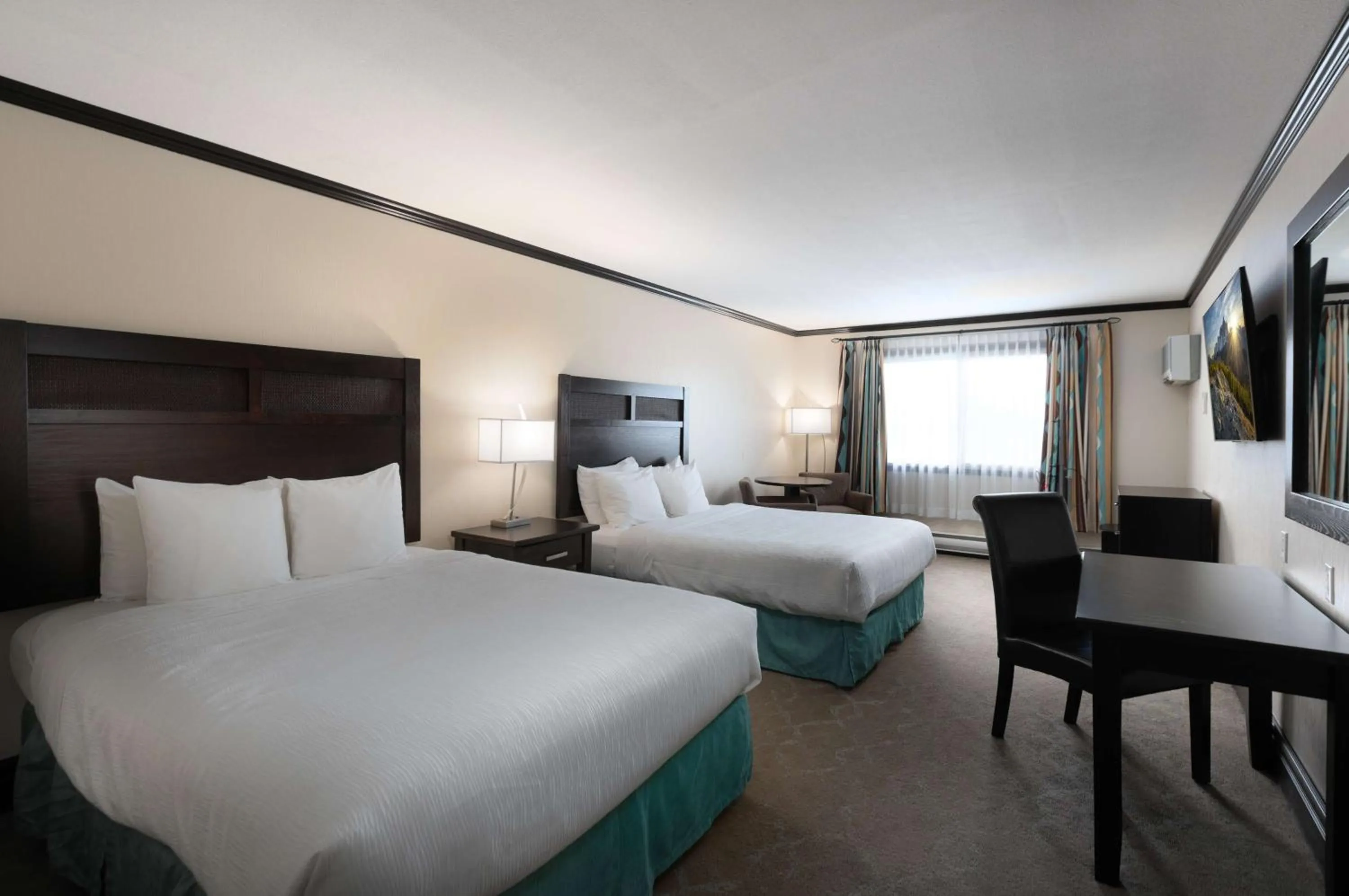 Queen Room with Two Queen Beds in Prestige Rocky Mountain Resort Cranbrook, WorldHotels Crafted