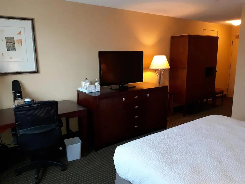 Bed in Quality Inn West Lafayette - University Area