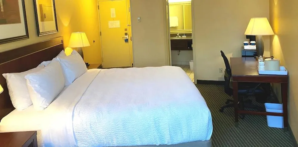 Bedroom, Bed in Quality Inn West Lafayette - University Area