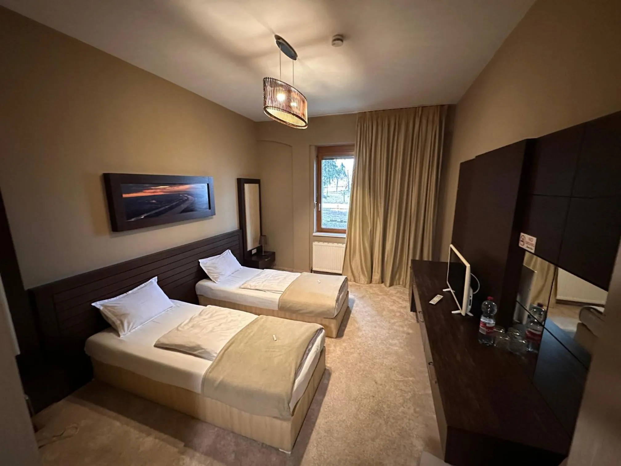 Standard Twin Room in River Lodge