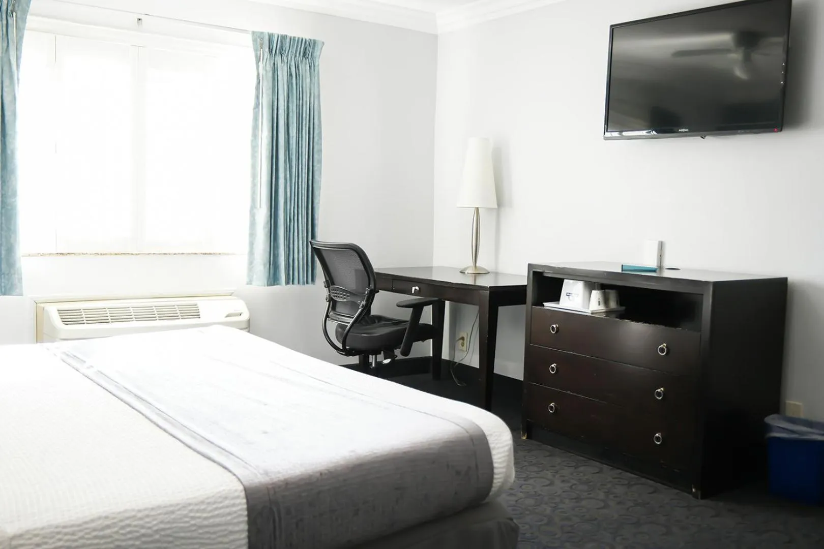 King Room - Smoking  in Days Inn by Wyndham West Covina