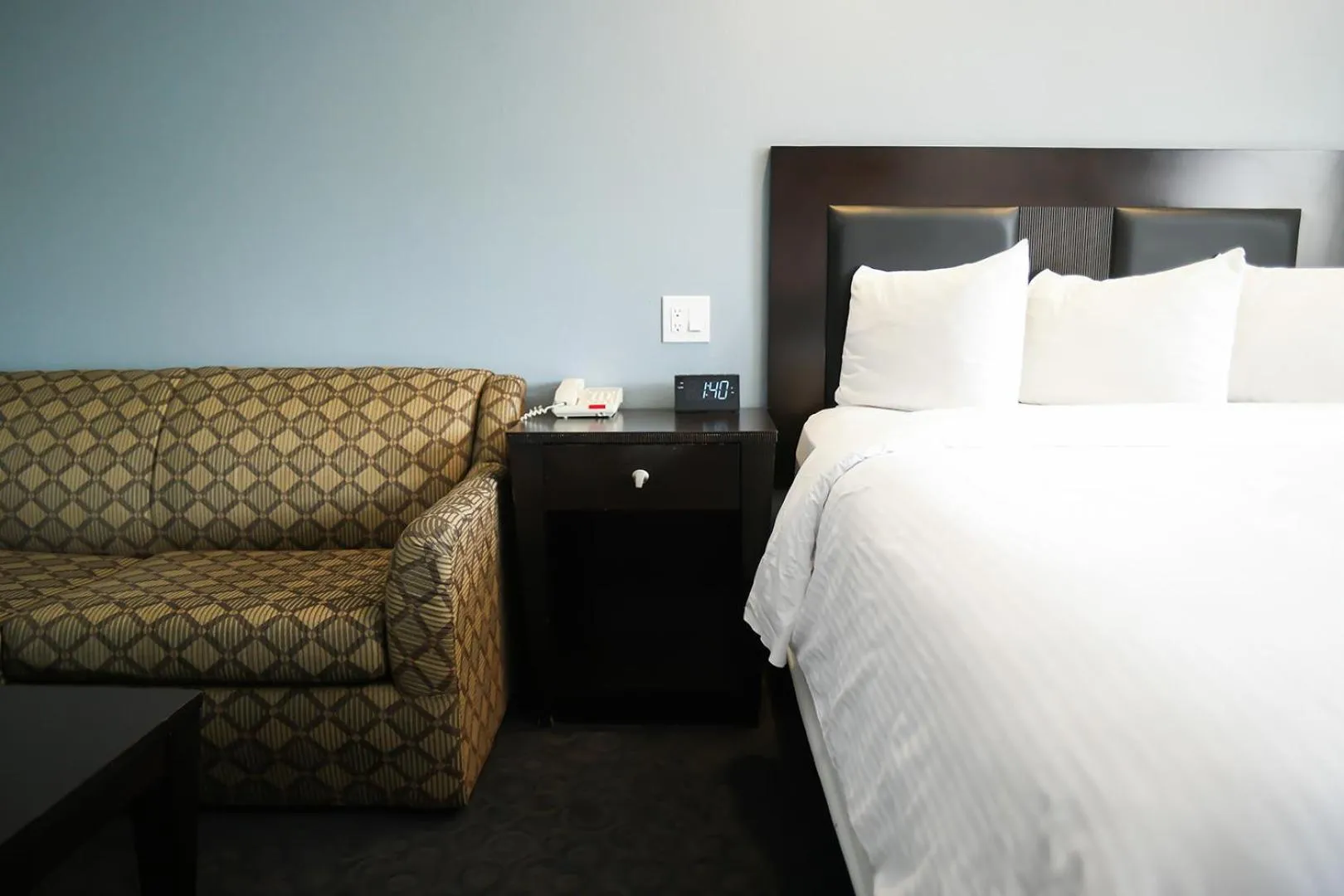 Queen Room - Non-Smoking in Days Inn by Wyndham West Covina