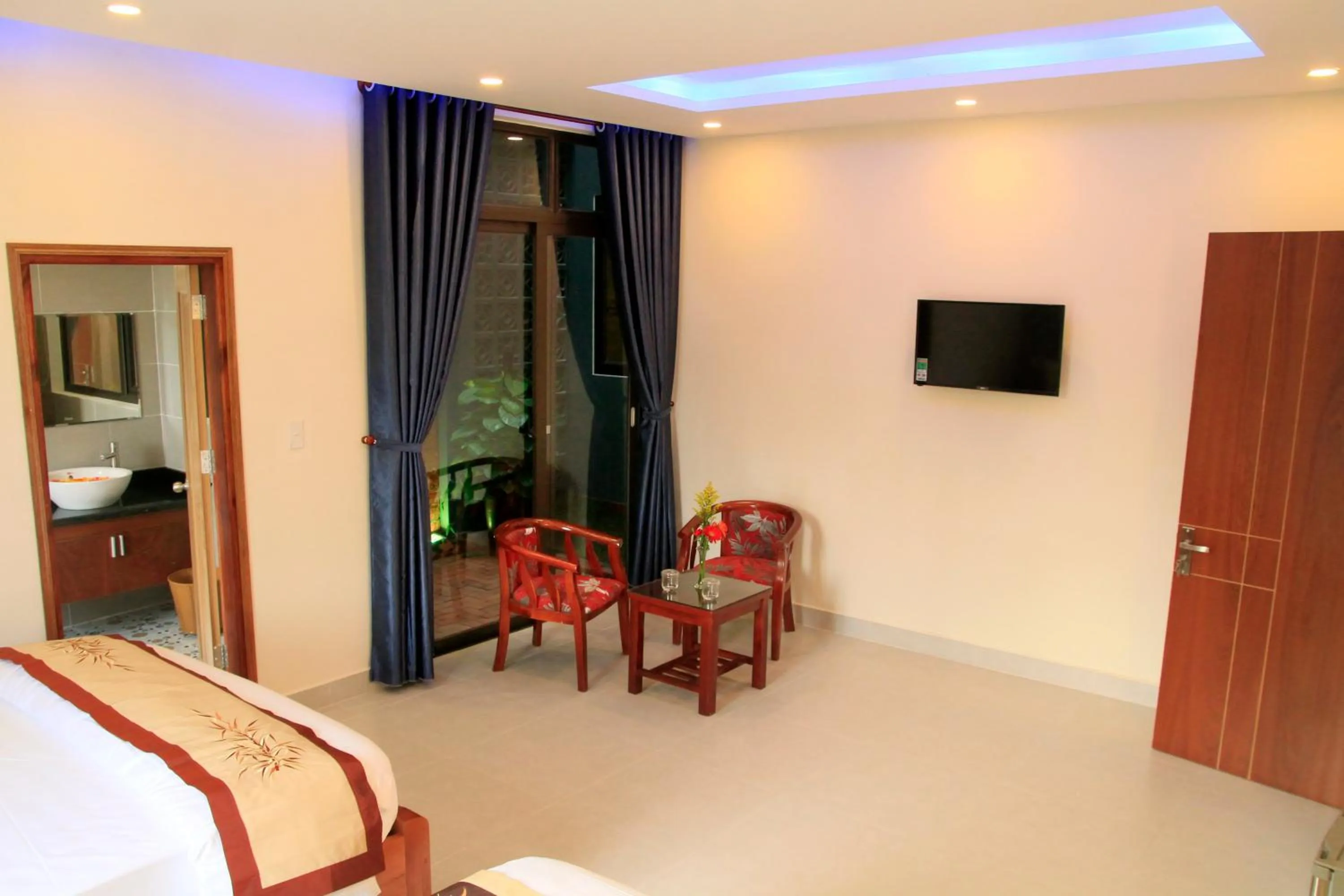 Quadruple Room with Bath in Melody Boutique Villa Hoi An