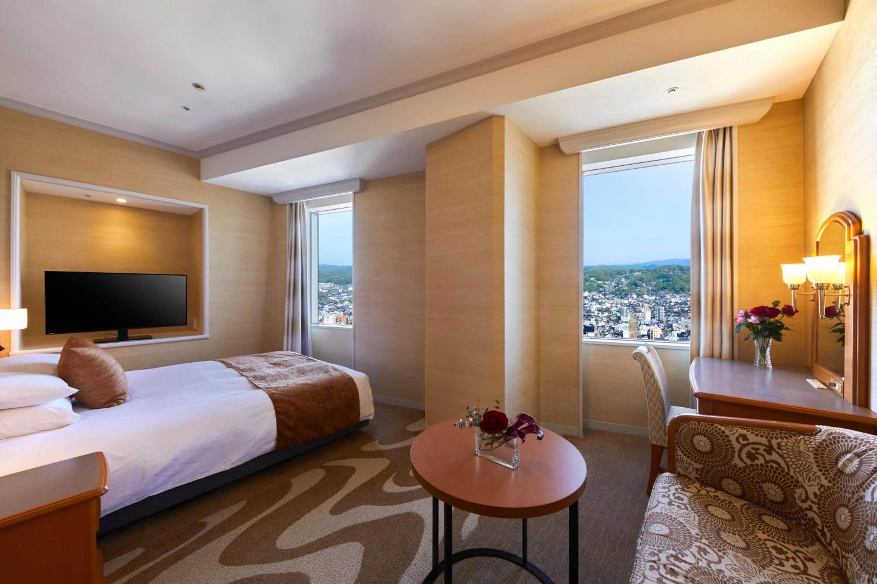 High Floor Comfort Queen Room - Non-Smoking in Hotel Nikko Kanazawa