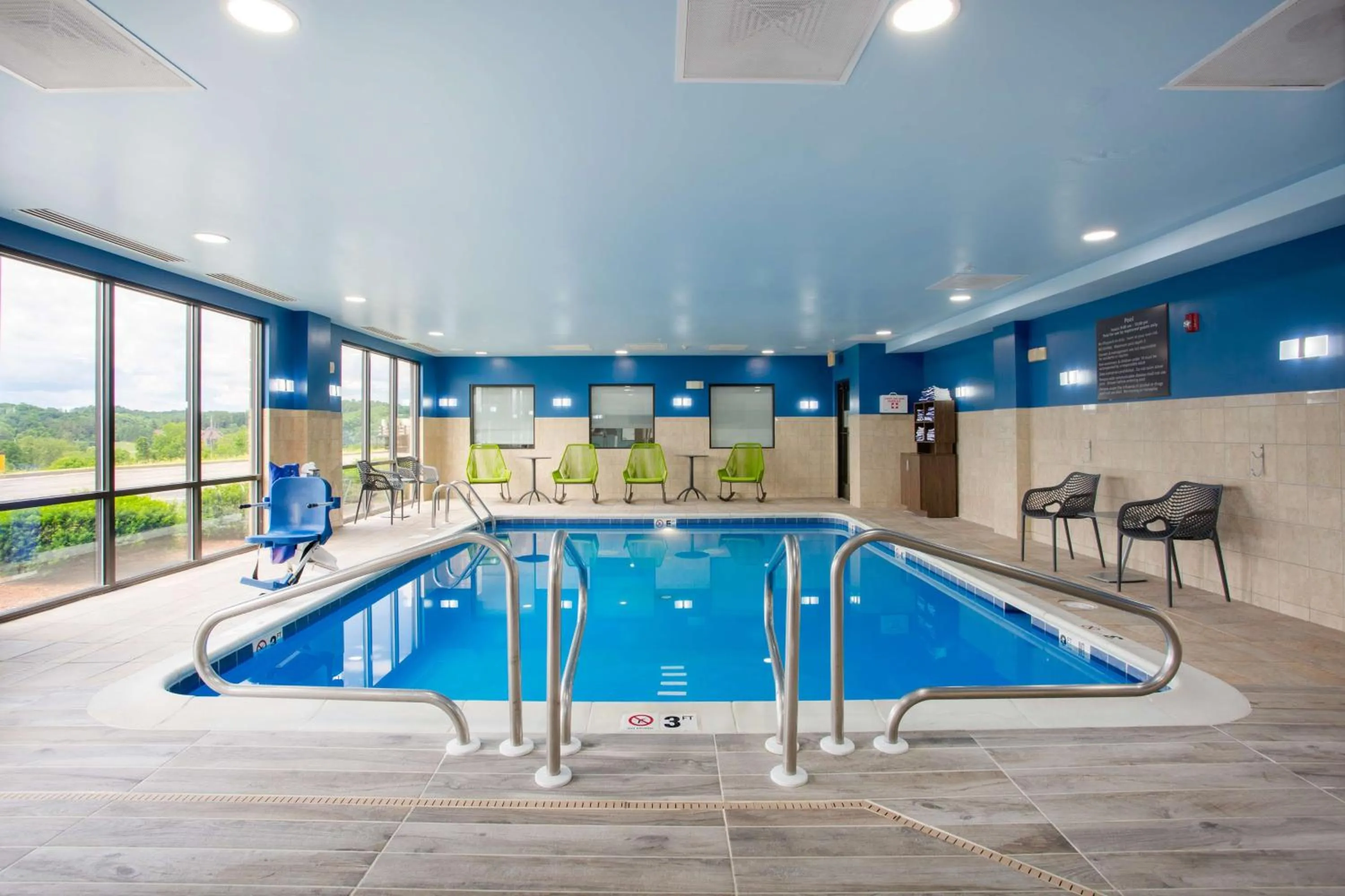 Pool view in Hampton Inn Elkins