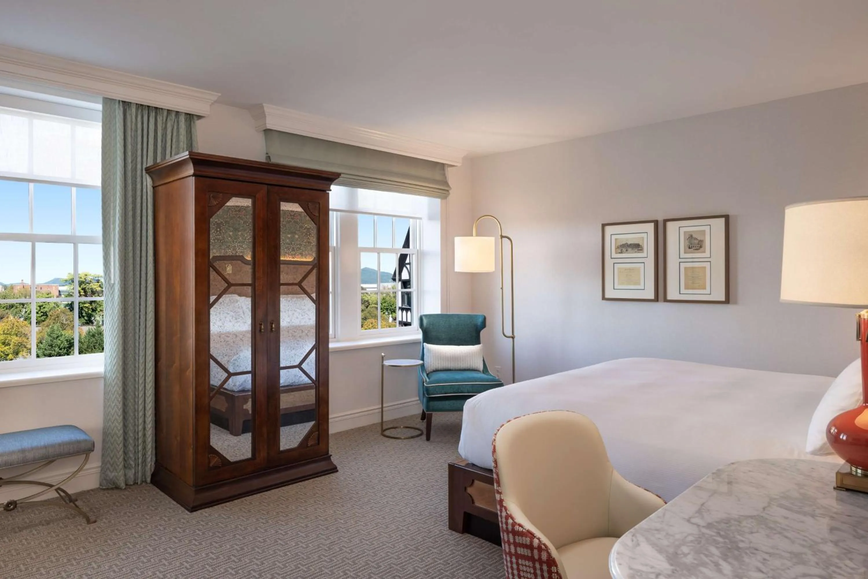 King Room in Hotel Roanoke & Conference Center, Curio Collection by Hilton