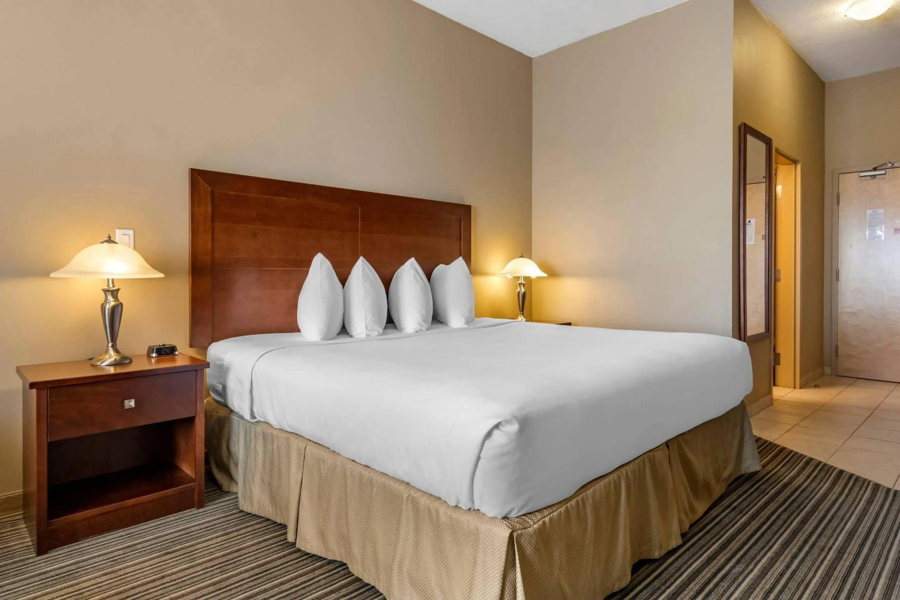 Bedroom, Bed in Quality Inn & Suites