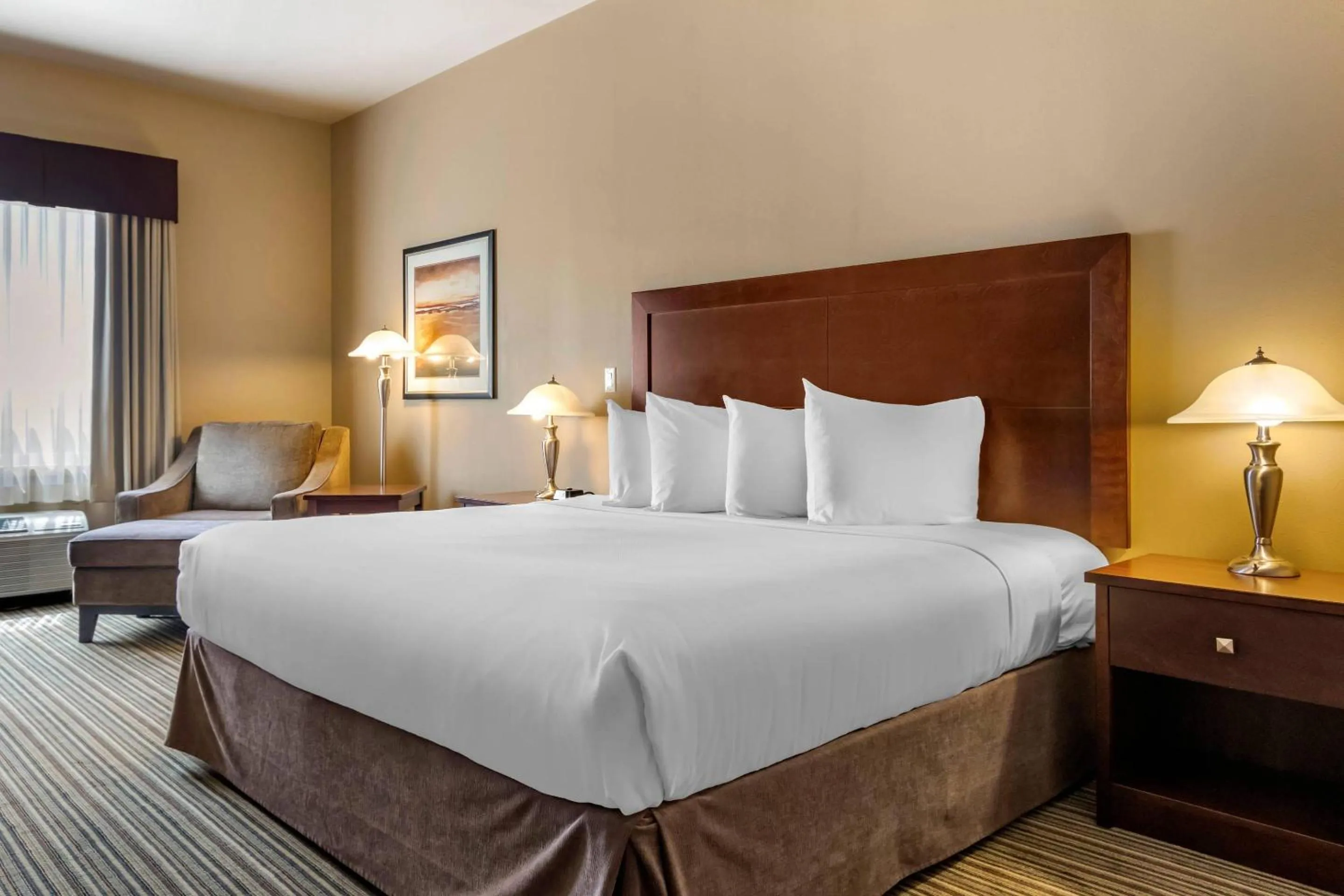 Bedroom, Bed in Quality Inn & Suites